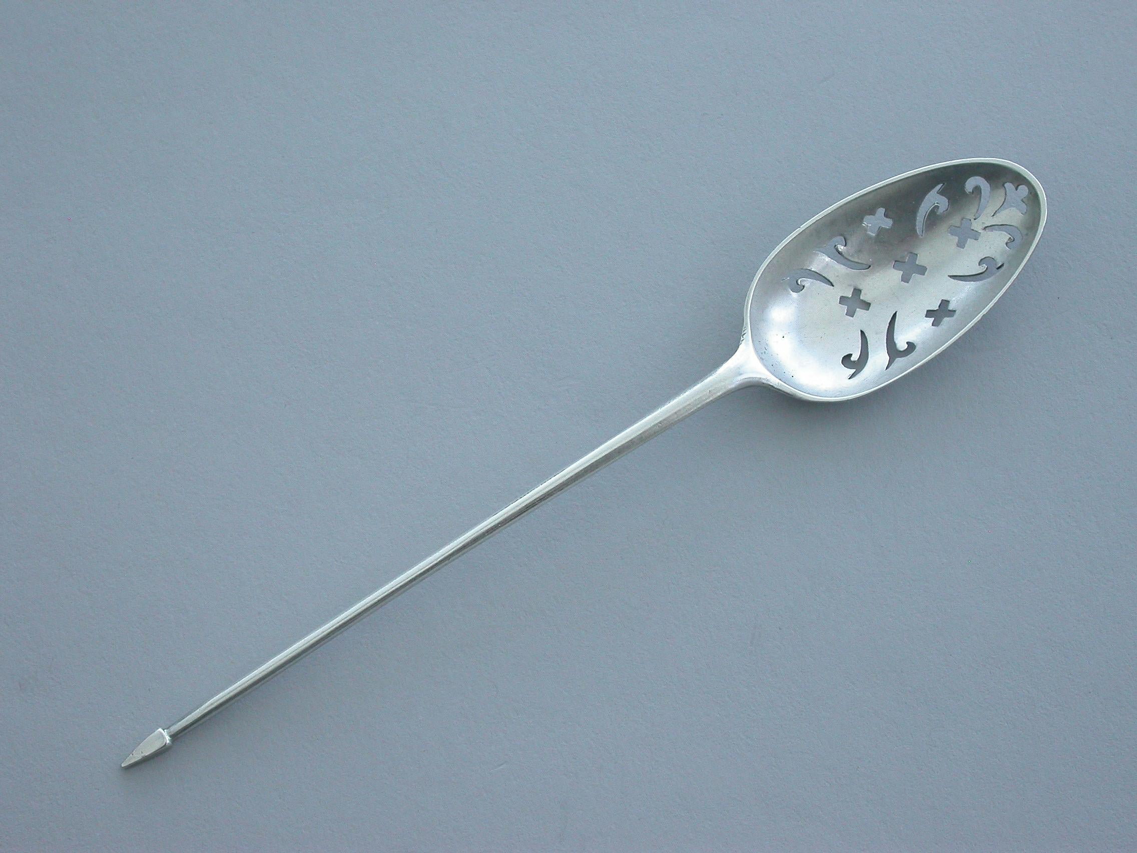 George II Rococo Silver 'Fancy-Back' Mote Spoon by Elias Cachart, London For Sale 2