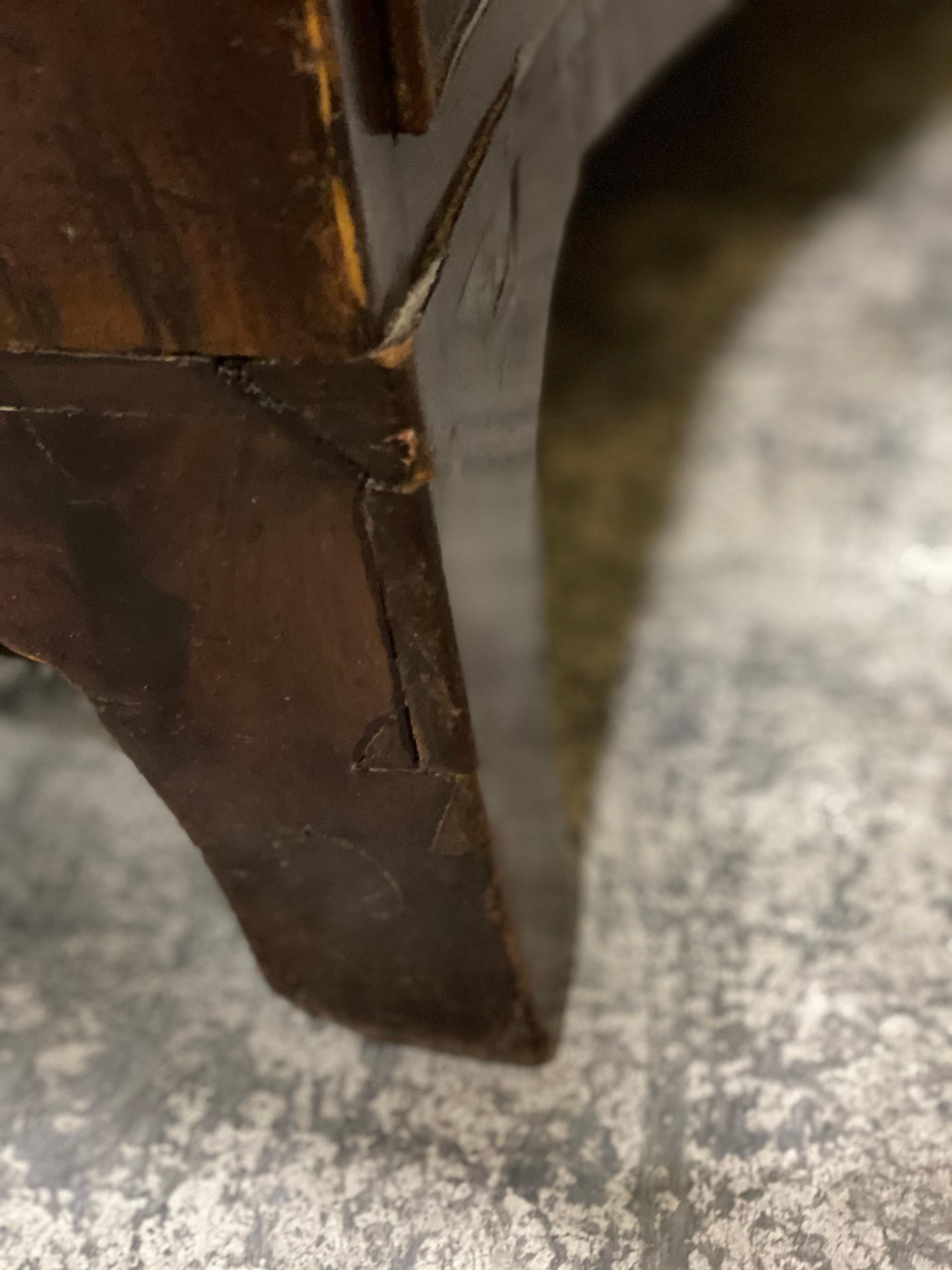 Cassettiera a serpentina di Giorgio II in vendita 14