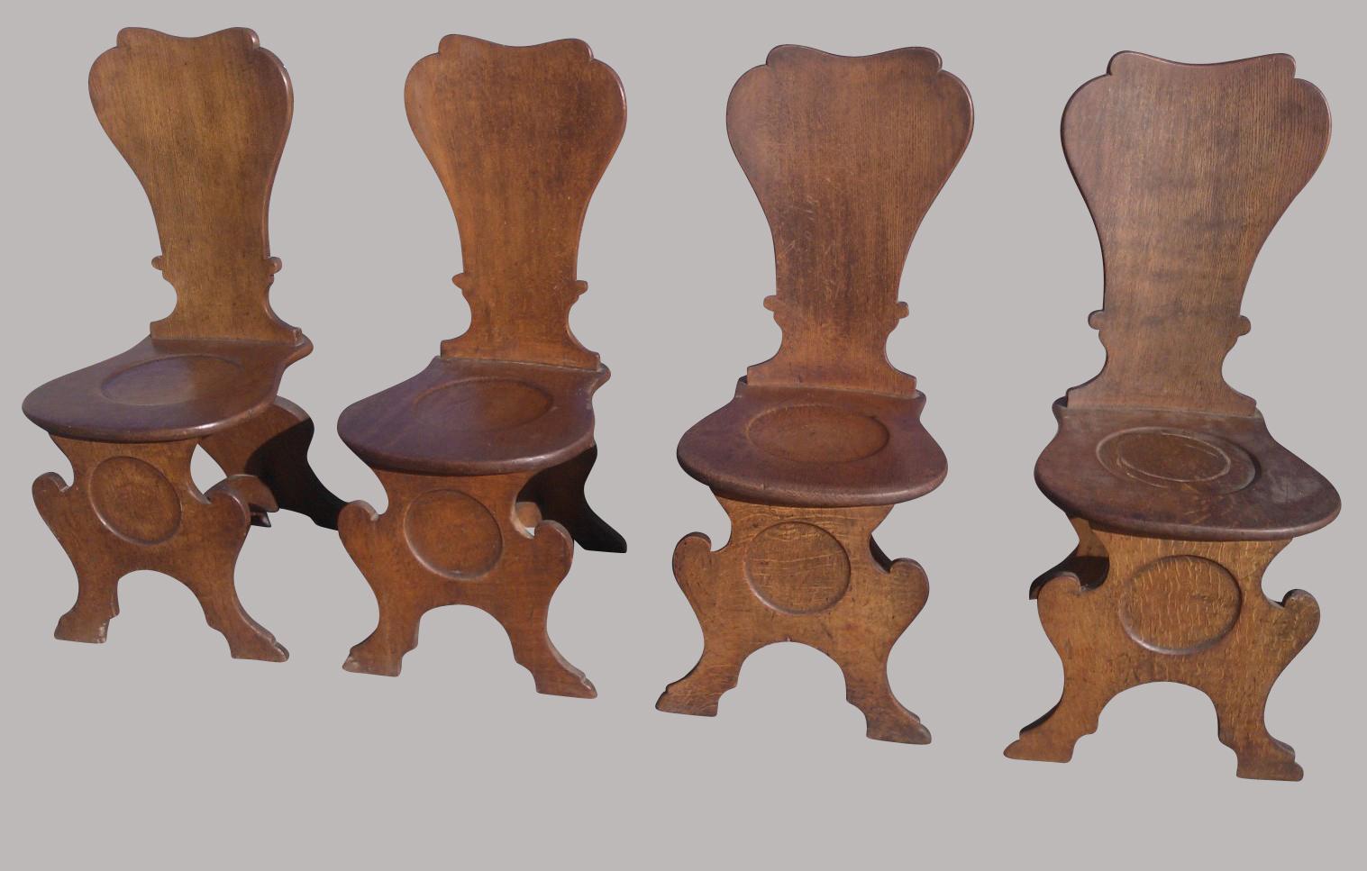 George II Set of Four Oak Scabello Hall Chairs In Good Condition For Sale In Moreton-in-Marsh, Gloucestershire