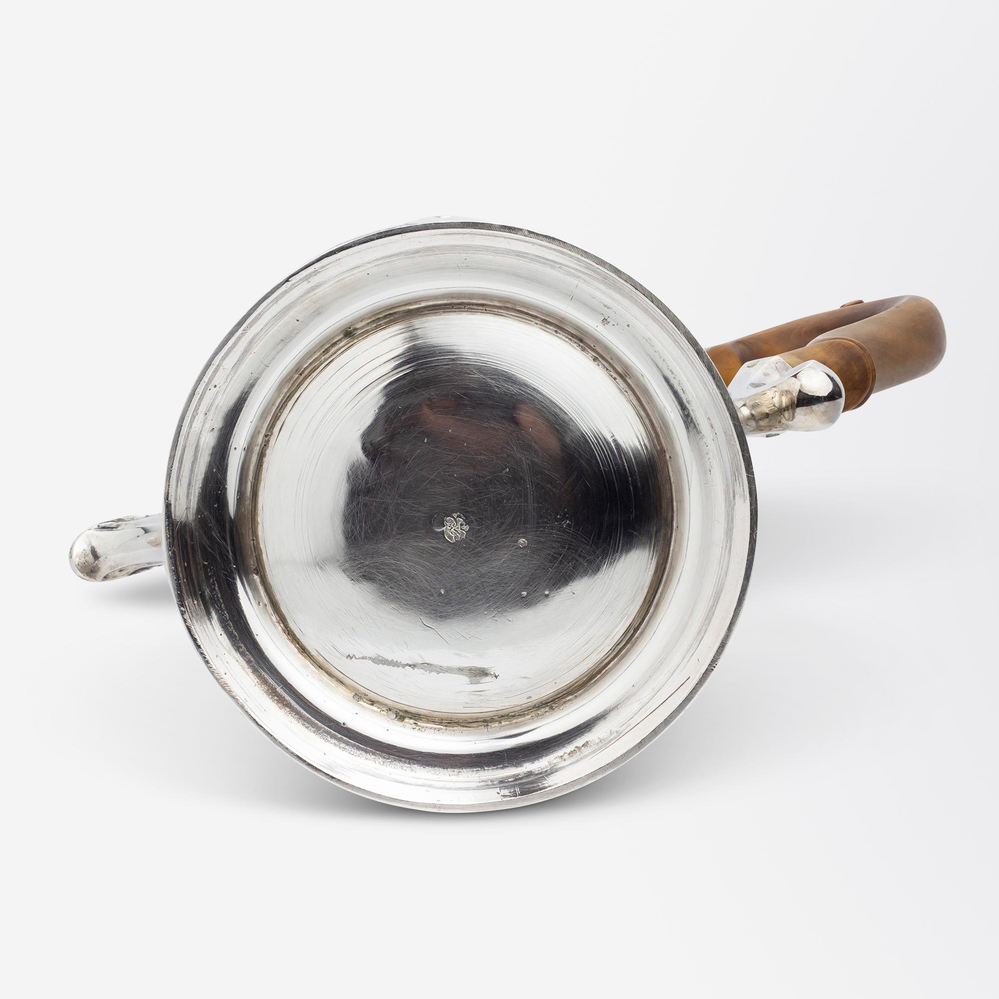 George II Sterling Silber Kaffeekanne mit Holzgriff für Damen oder Herren im Angebot