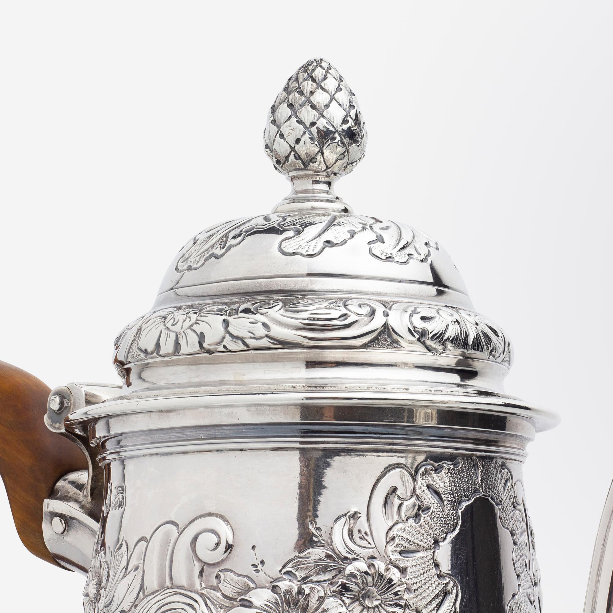 George II Sterling Silber Kaffeekanne mit Holzgriff im Angebot 1