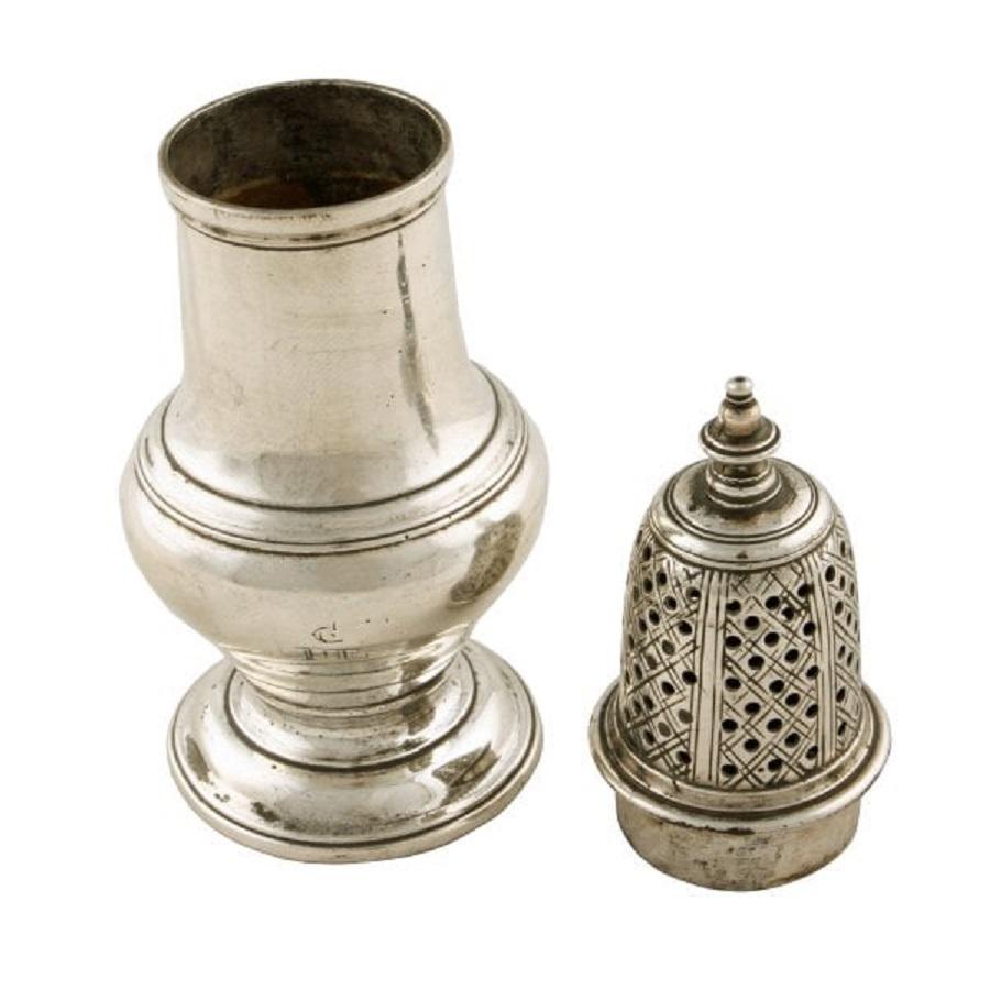 George II Sterling Silver Pepper Caster, 18th Century In Good Condition For Sale In London, GB