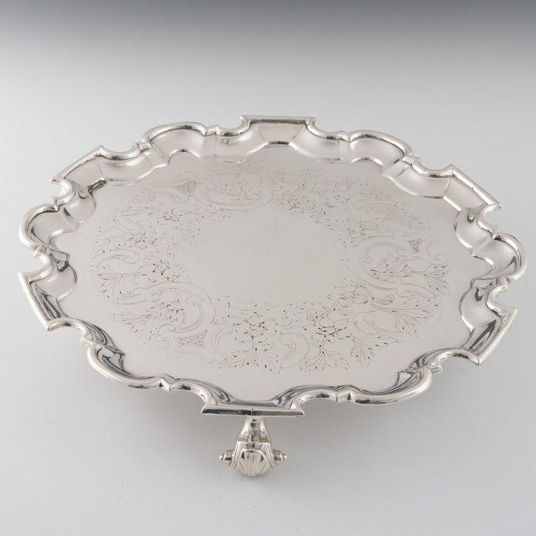 Argento Salver di Giorgio II in argento sterling Londra 1742 in vendita