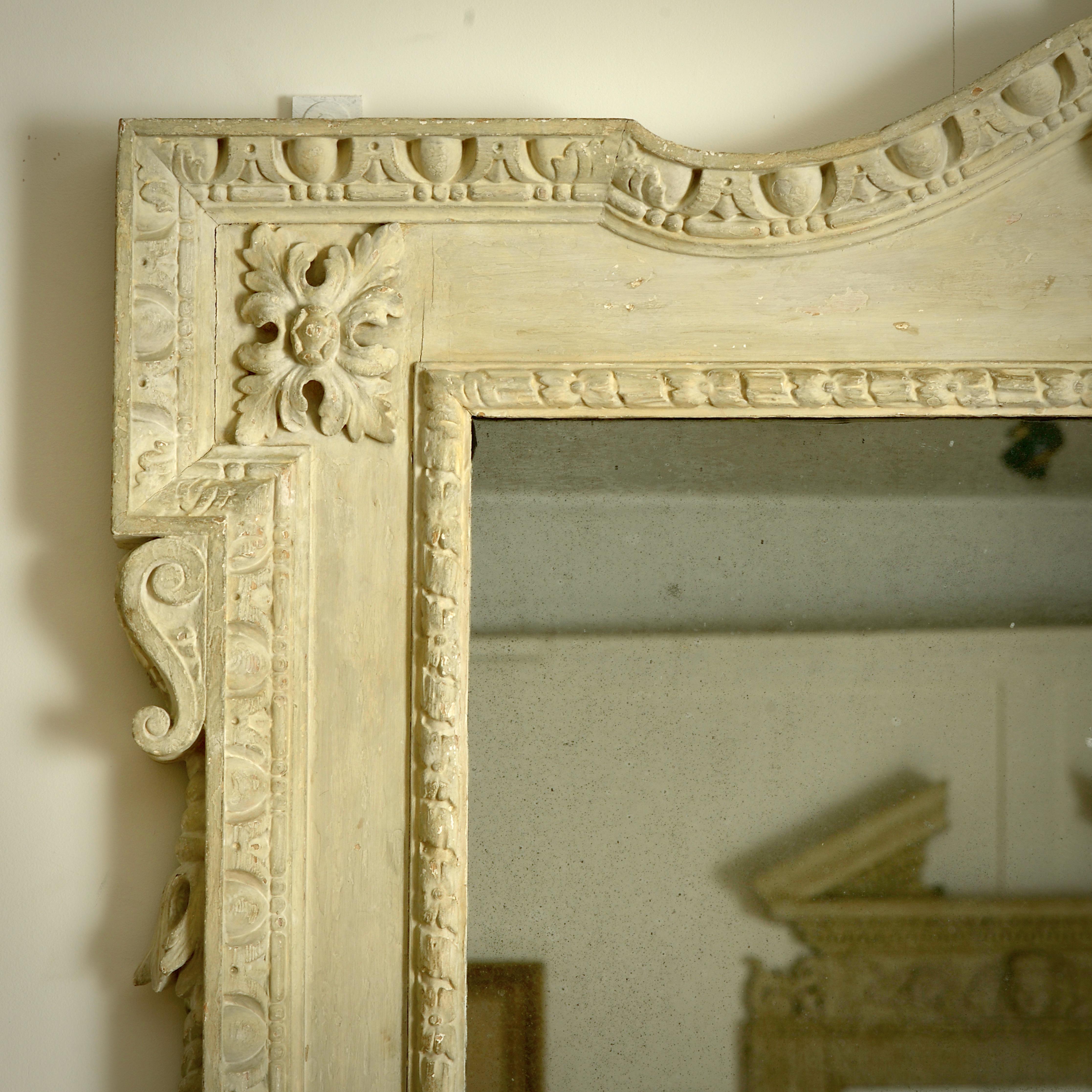 XVIIIe siècle et antérieur George II Stone-White Painted Overmantel en vente