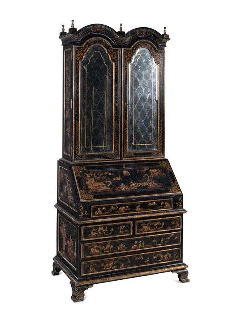 Bibliothèque-bureau de style George II en noir et en japannage doré, début du 20e siècle Bon état - En vente à Los Angeles, CA