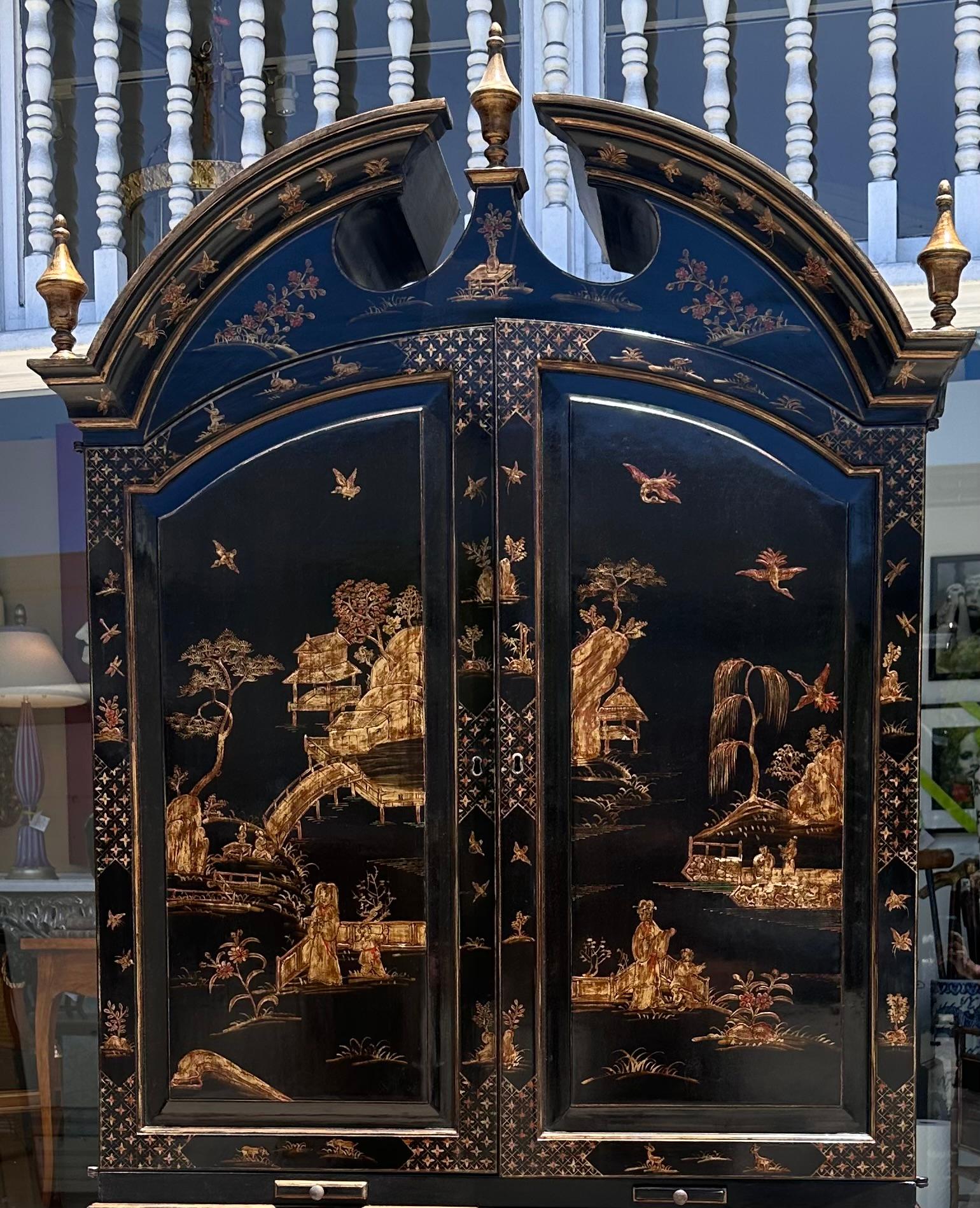 Escritorio secretario biblioteca estilo Jorge II lacado negro y dorado Chinoiserie Estadounidense en venta