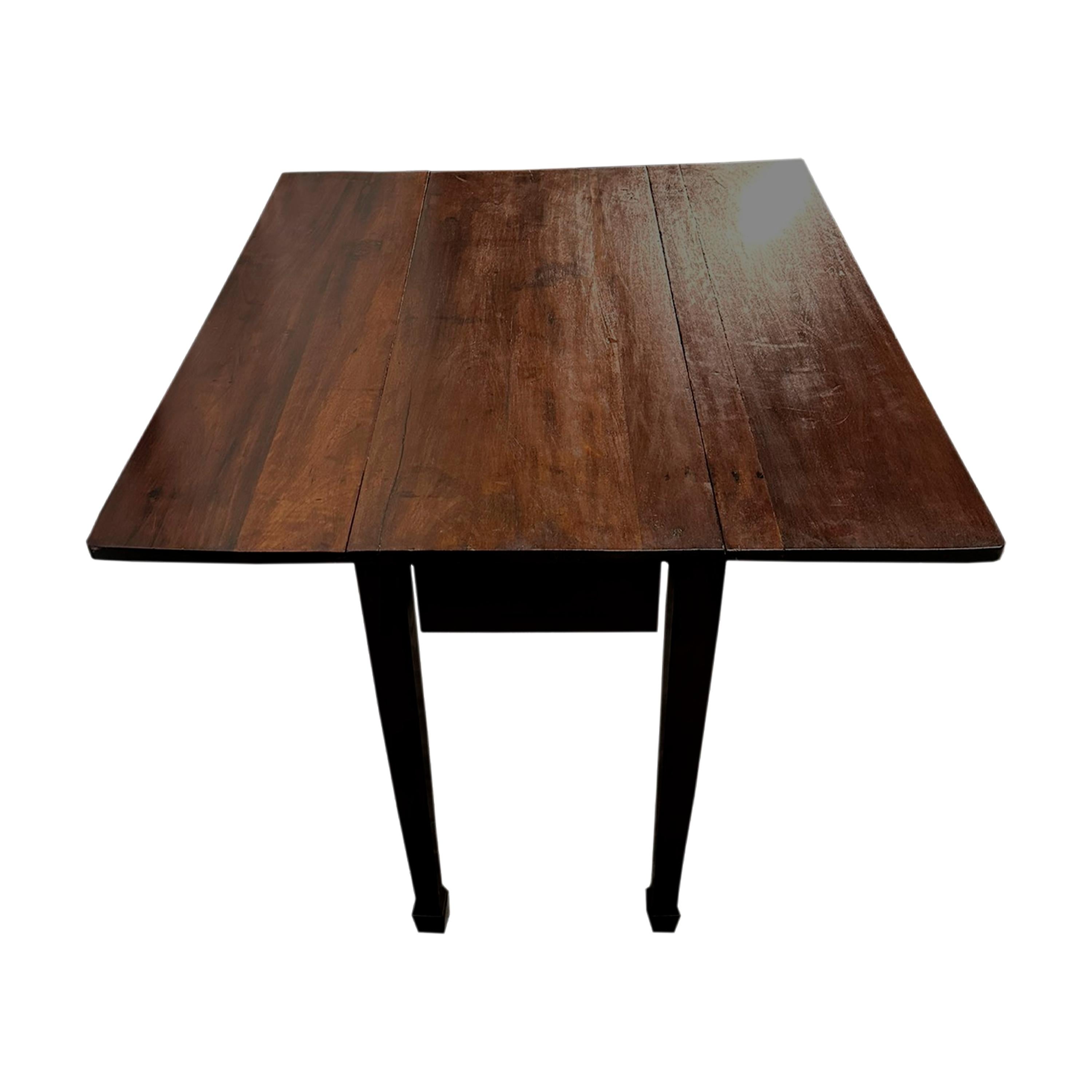 Mesa cuadrada plegable estilo 