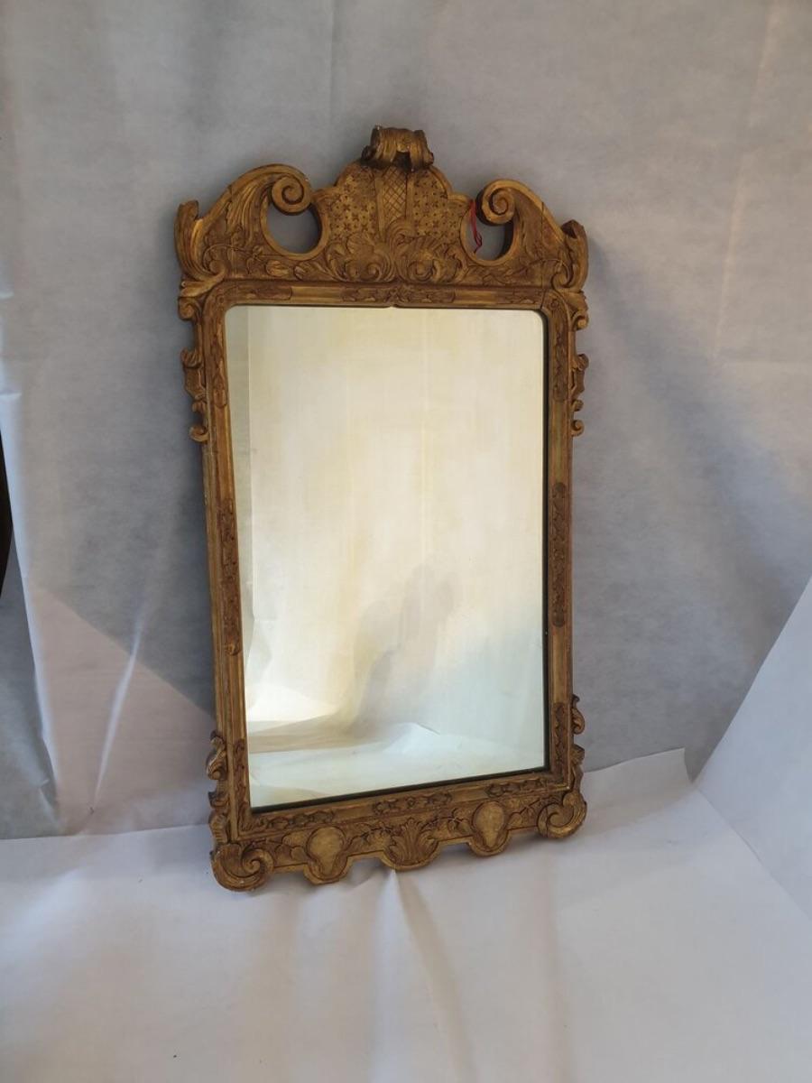 George II Style Gilt Wall Mirror In Good Condition For Sale In Lincoln, GB