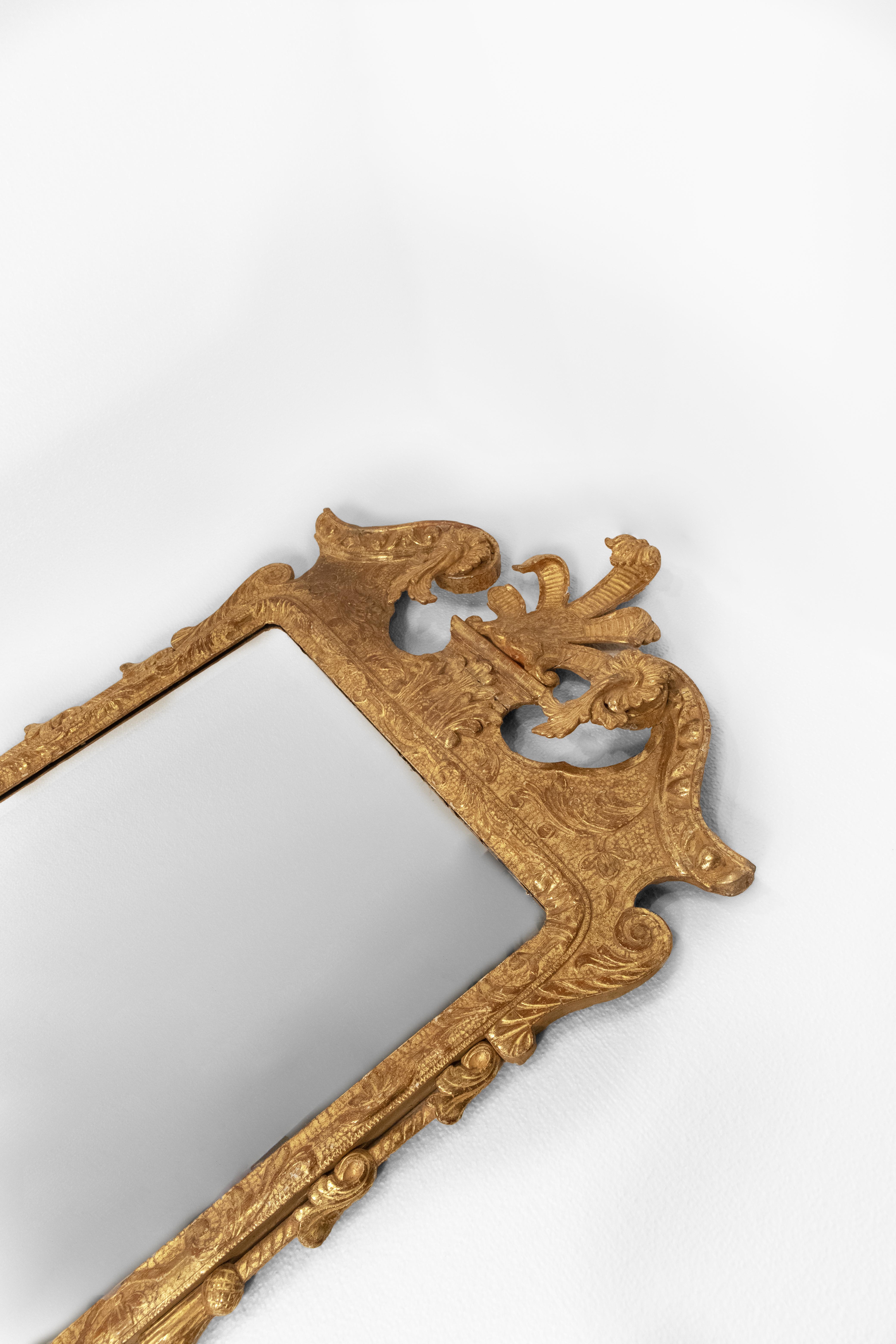 Miroir en bois doré de style George II en vente 1