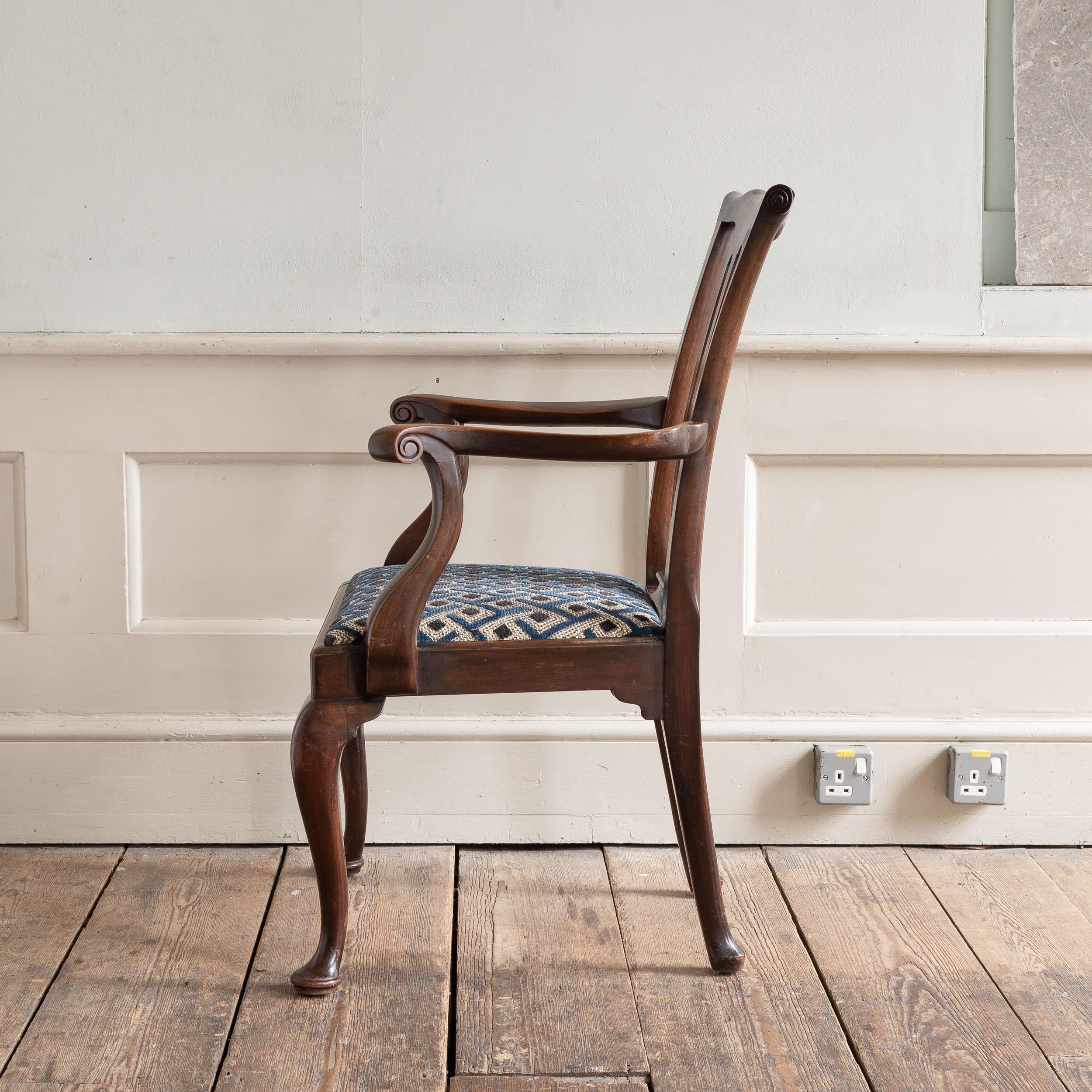 Fauteuil en acajou de style George II en vente 12