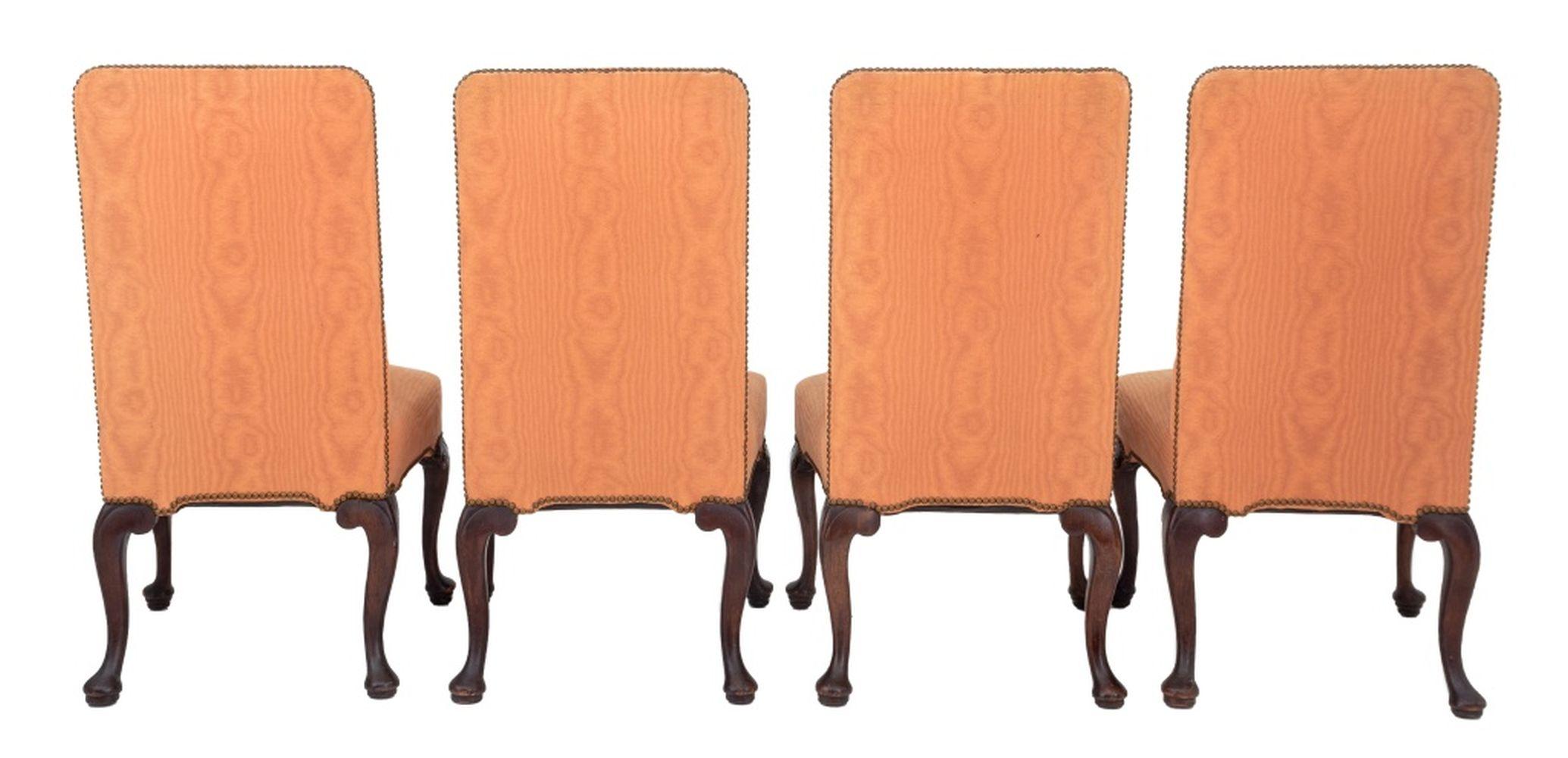 Soie Chaises de salle à manger en acajou de style George II, 4 en vente