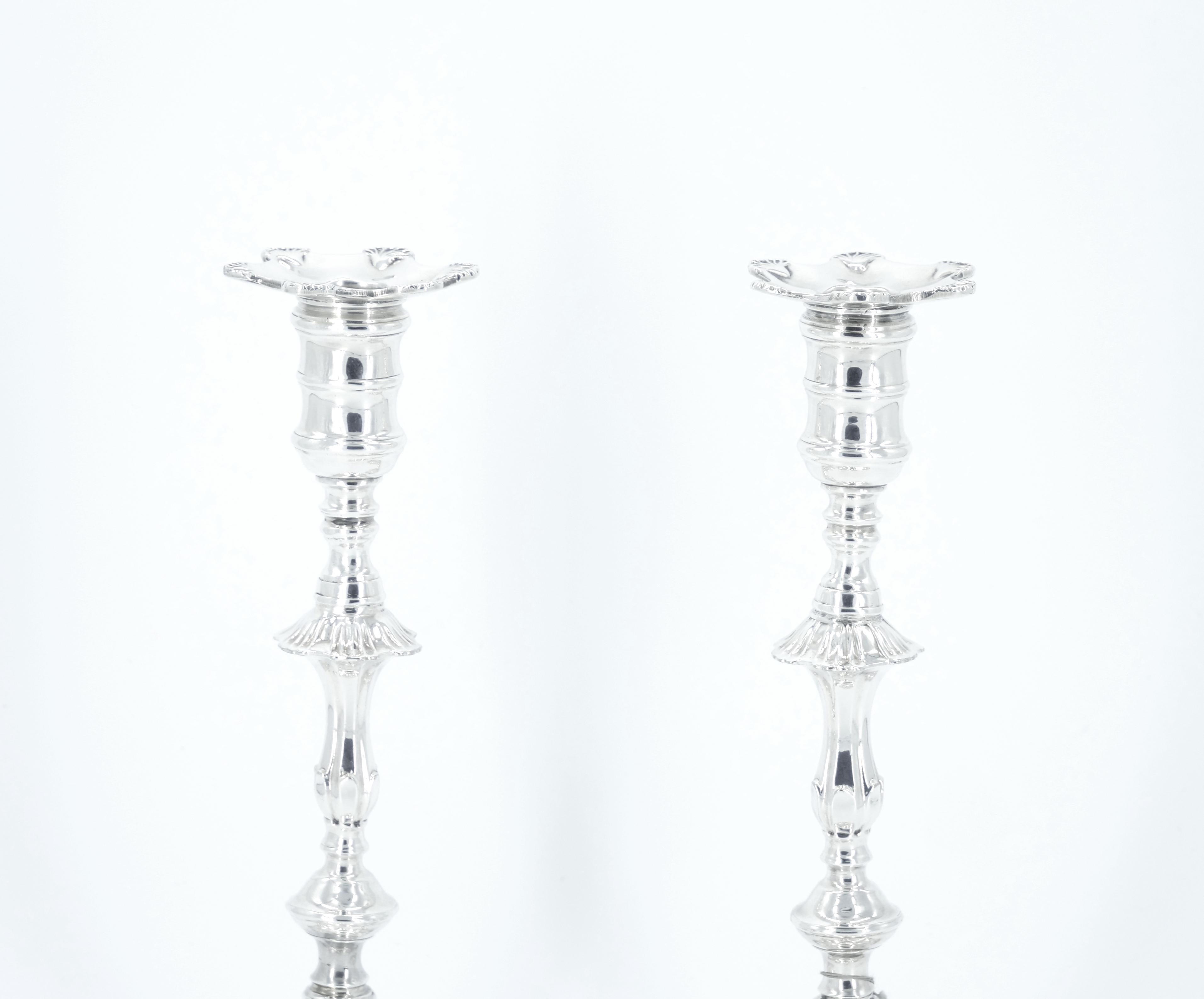 Georgian George II Style Pair 19th Century English Silver Plate Candlesticks For Sale