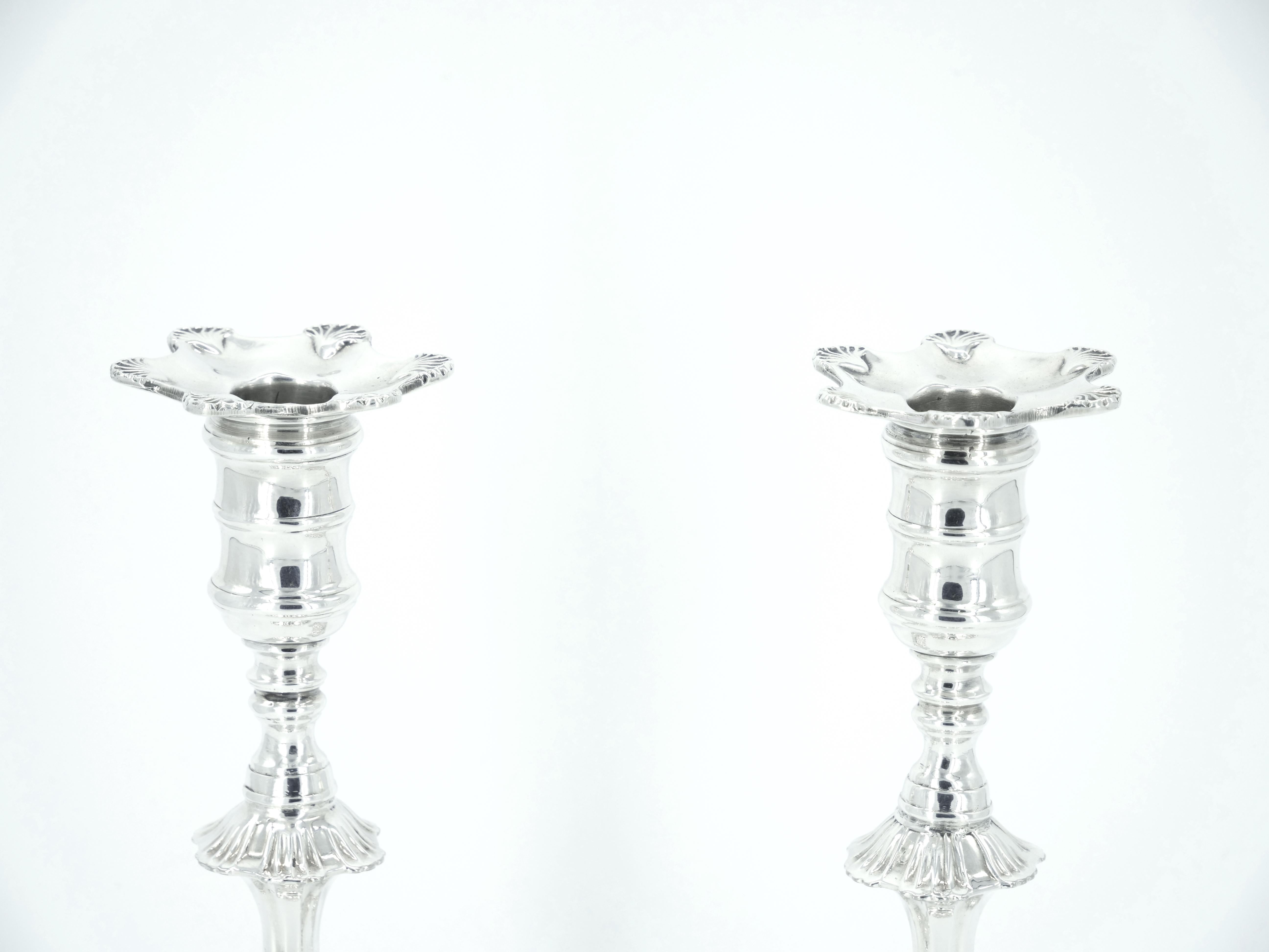 George II Style Pair 19th Century English Silver Plate Candlesticks In Good Condition For Sale In Tarry Town, NY