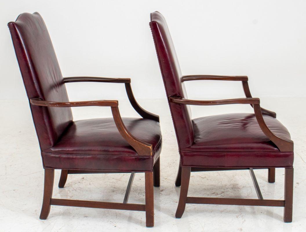 Fauteuils de bibliothèque à dossier traînant de style George II en vente 1