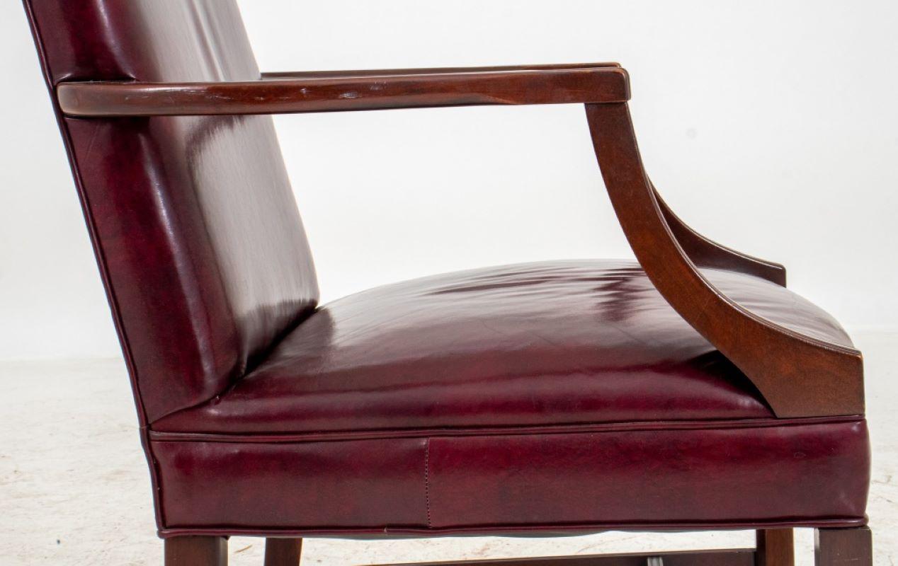 Fauteuils de bibliothèque à dossier traînant de style George II en vente 2