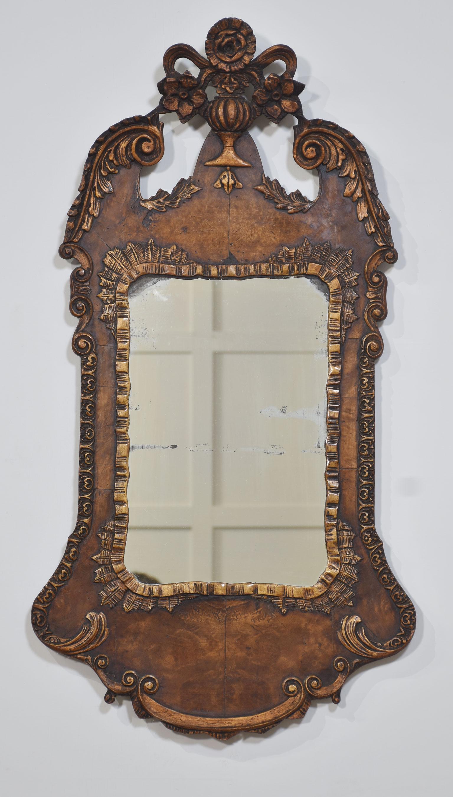 George II style walnut wall mirror In Good Condition For Sale In Cheshire, GB