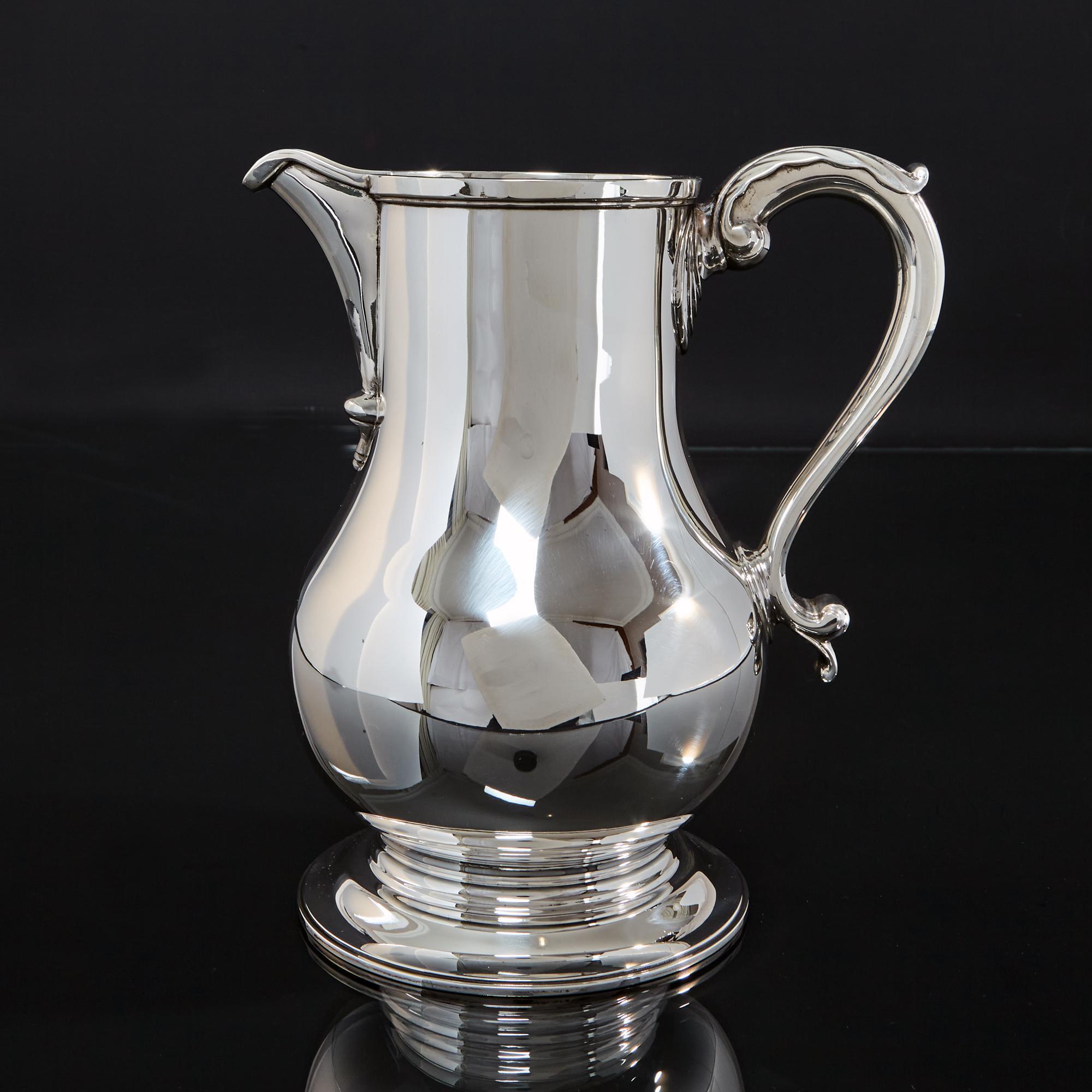 George II Style Water Pitcher In Good Condition For Sale In London, GB