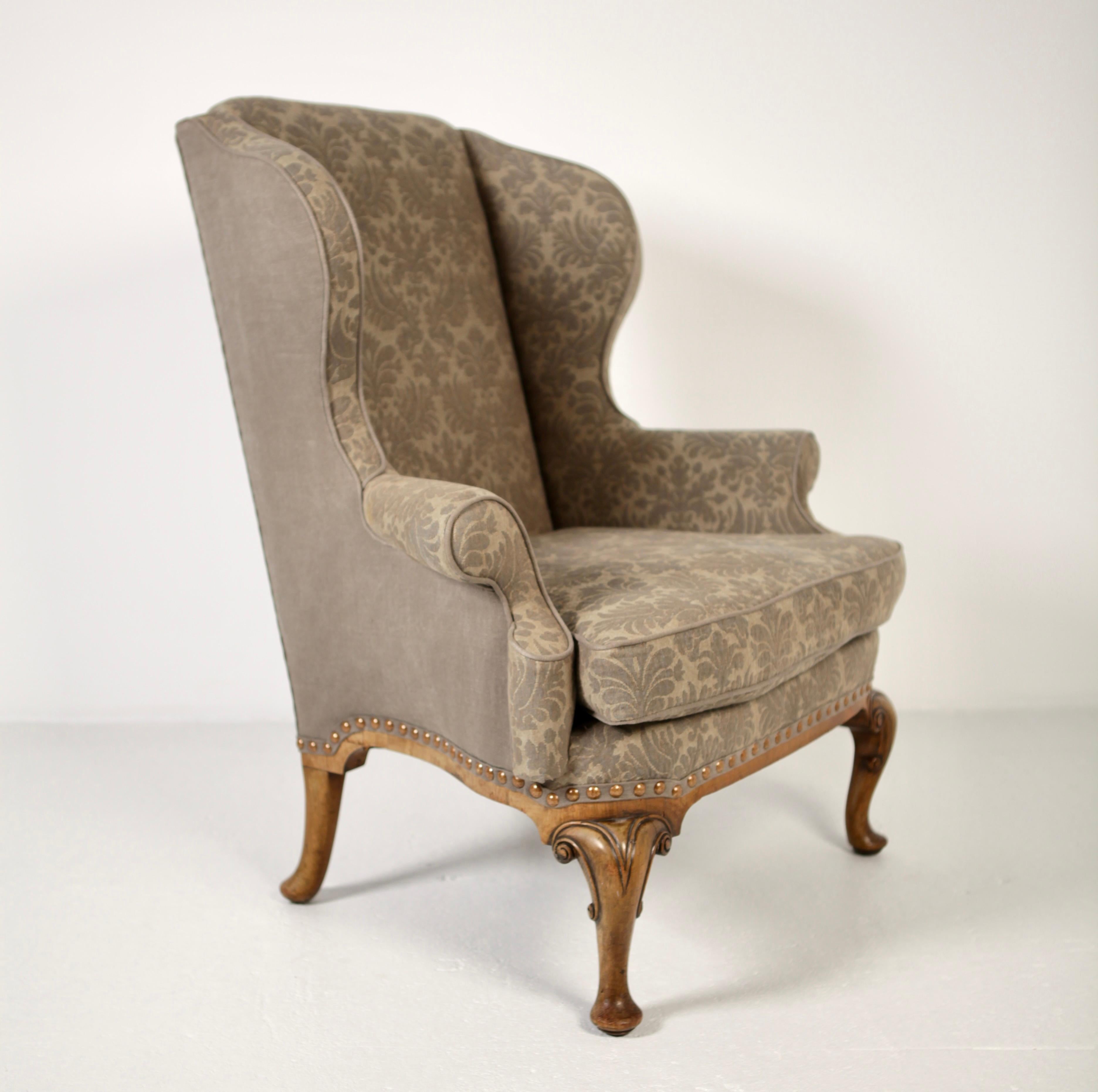 A fine English George II style walnut & linen upholstered framed wing-back armchair of excellent shape & proportions.
A chair of a particularly good shape and elegant form, being generous enough in proportions yet remaining compact in size.
New