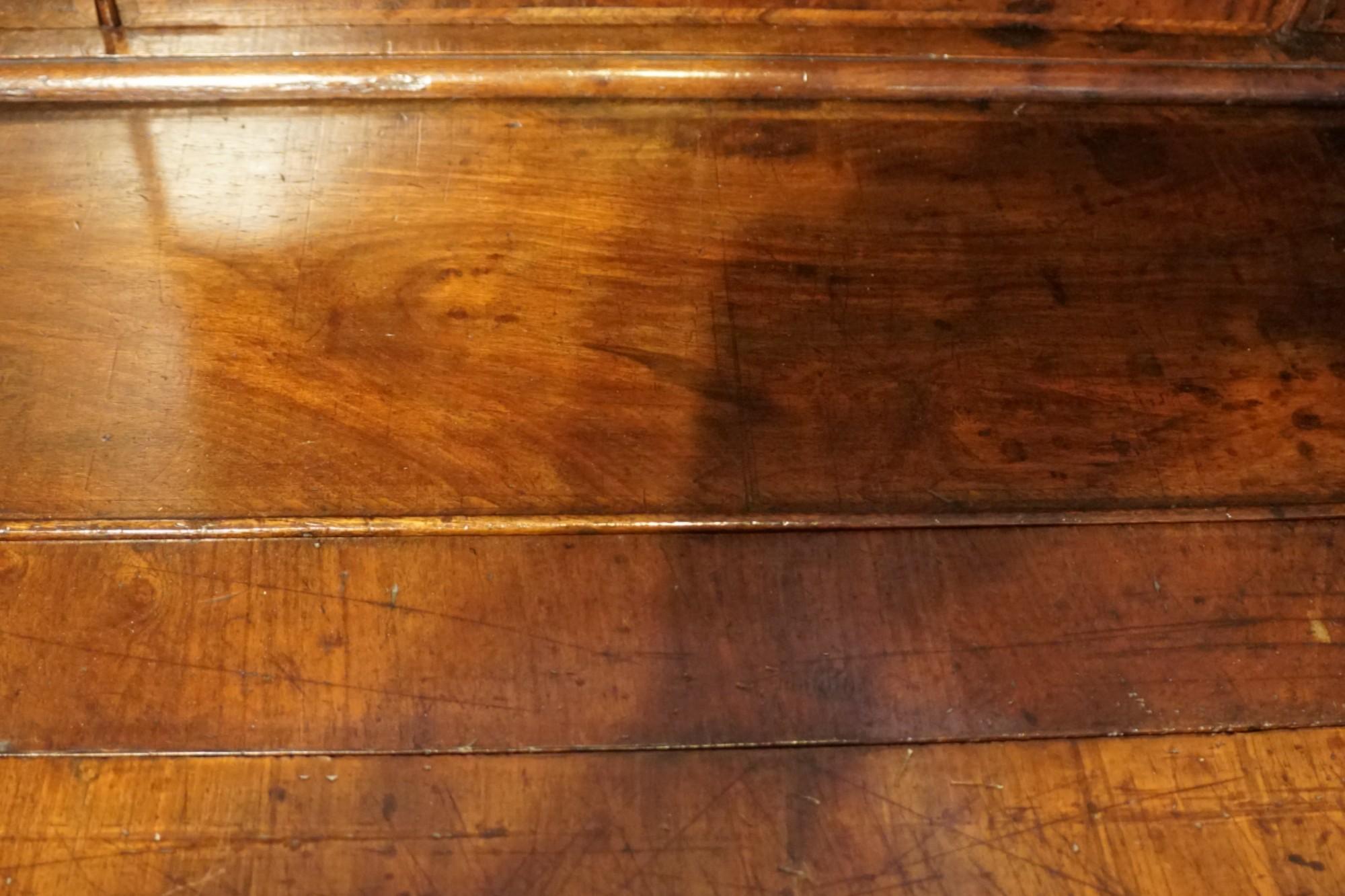 Mid-18th Century George II walnut bureau For Sale