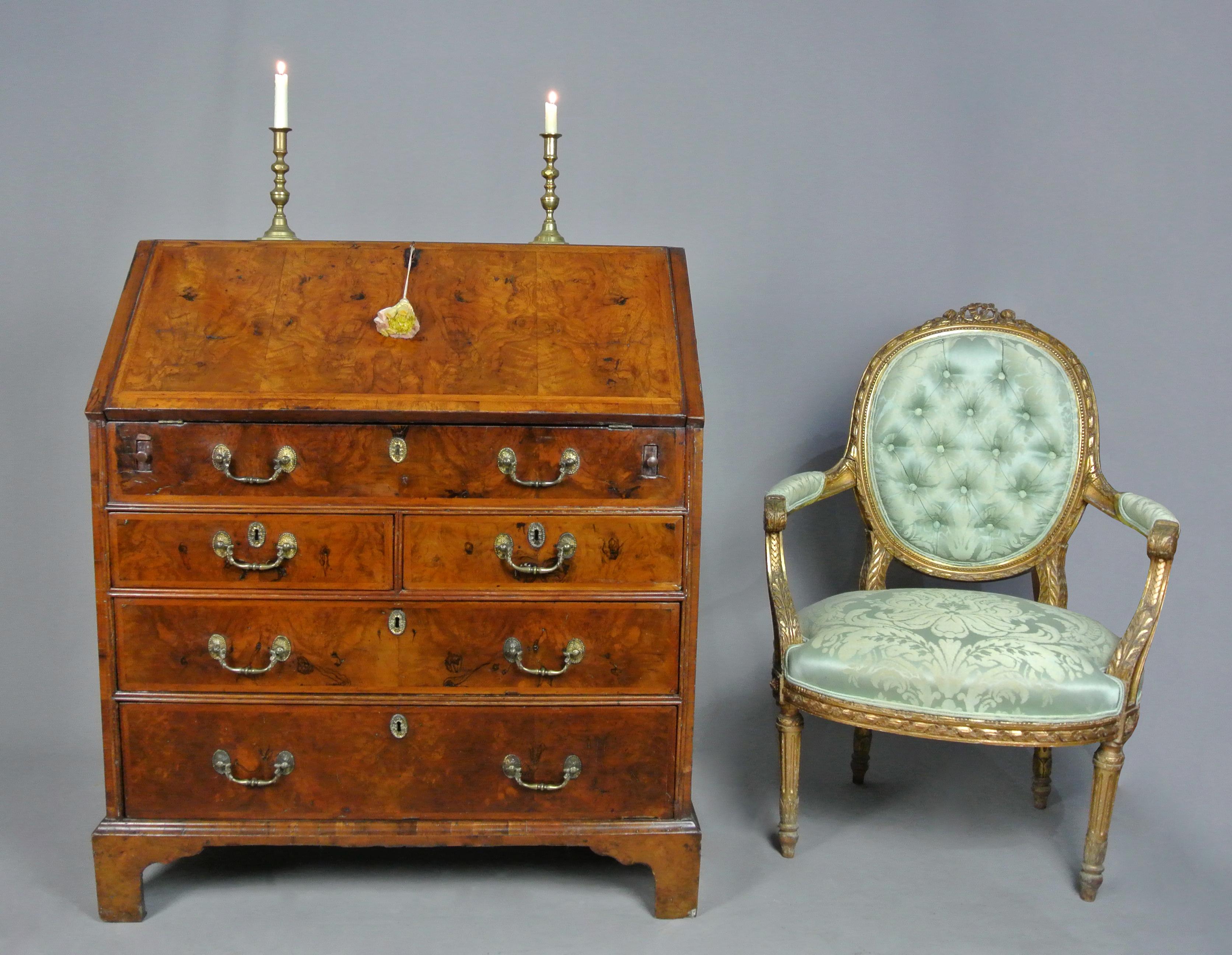 XVIIIe siècle et antérieur Bureau George II de petites proportions vers 1740