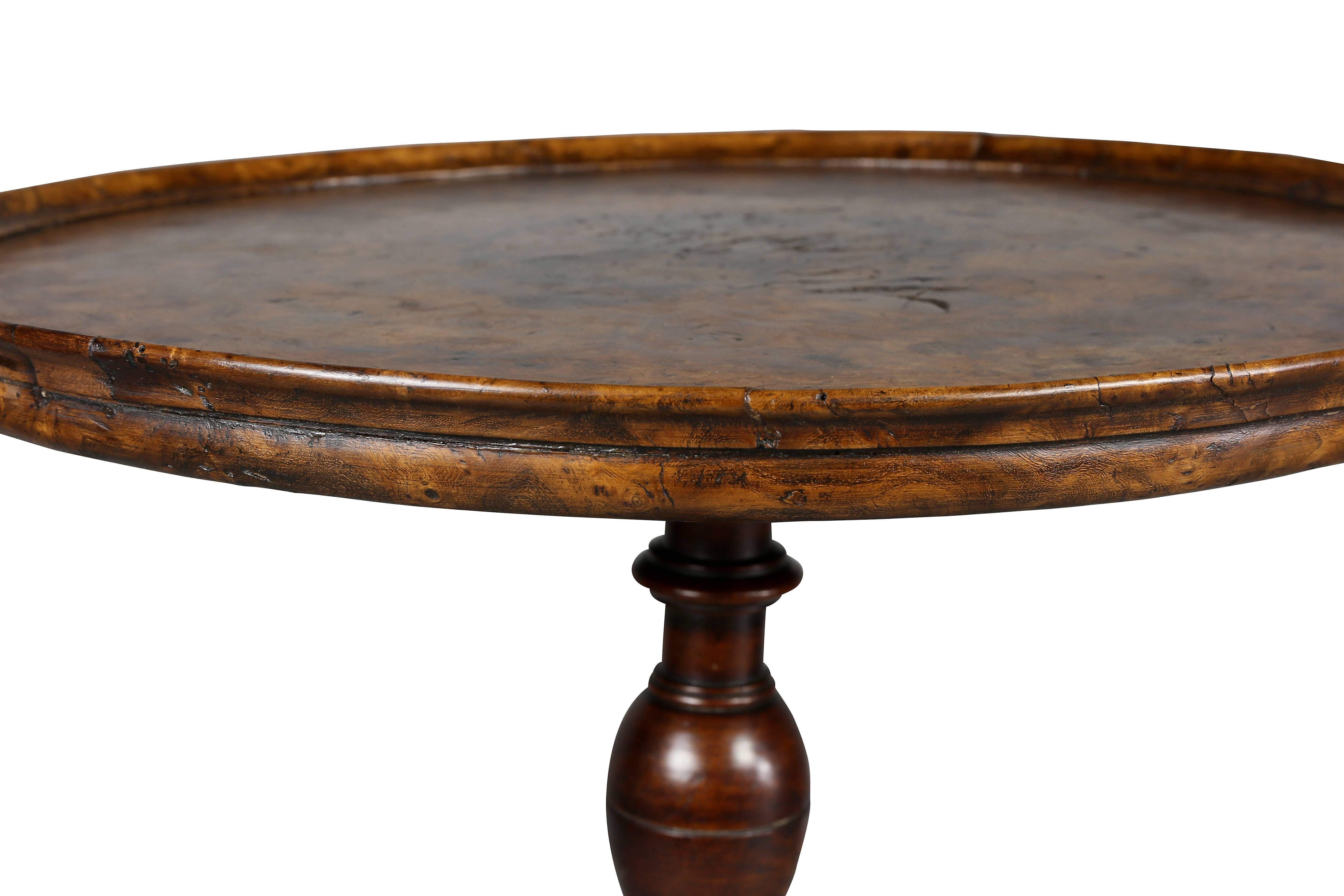George II Walnut Candlestand In Good Condition In Essex, MA