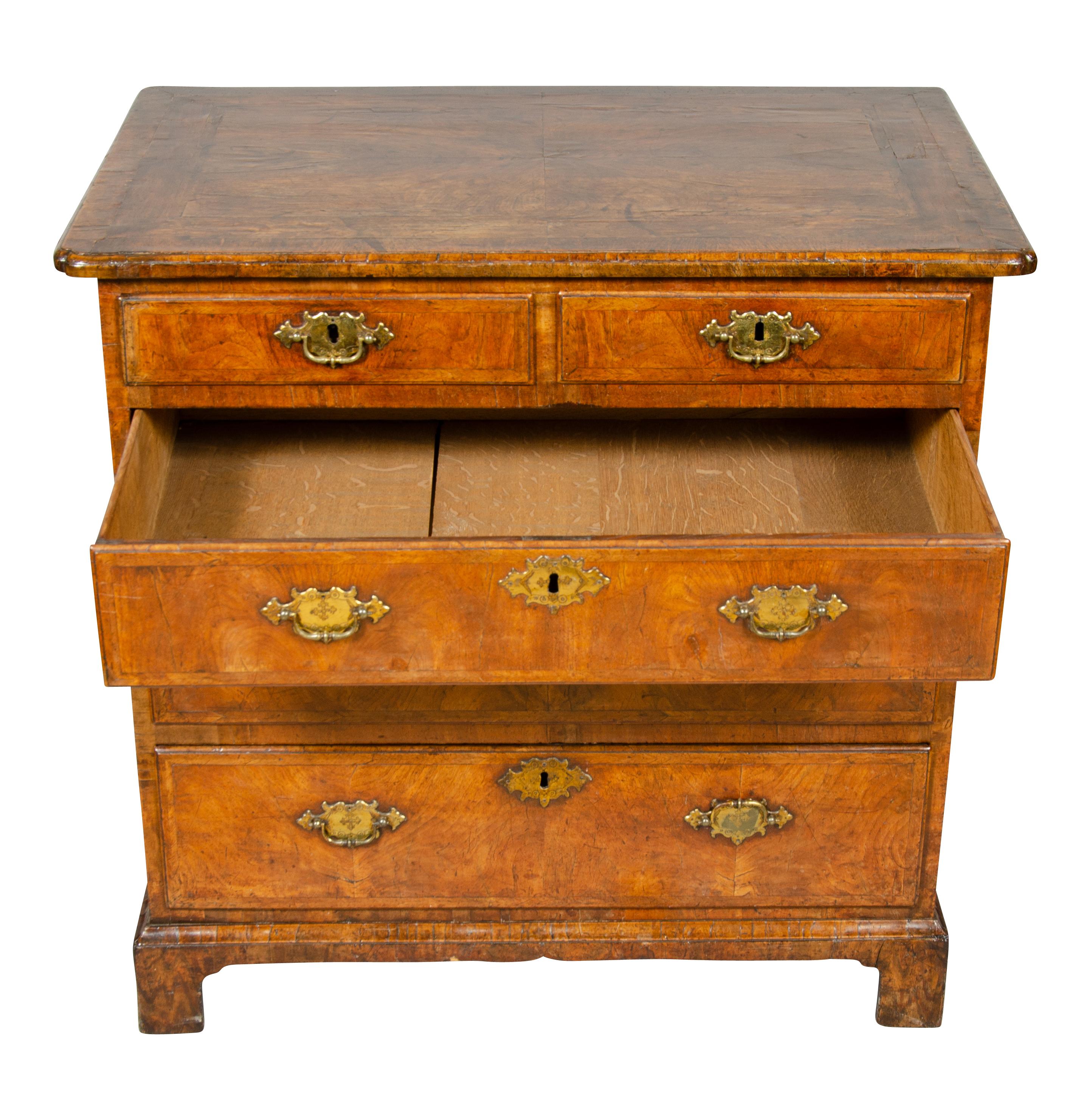 George II Walnut Chest of Drawers For Sale 5