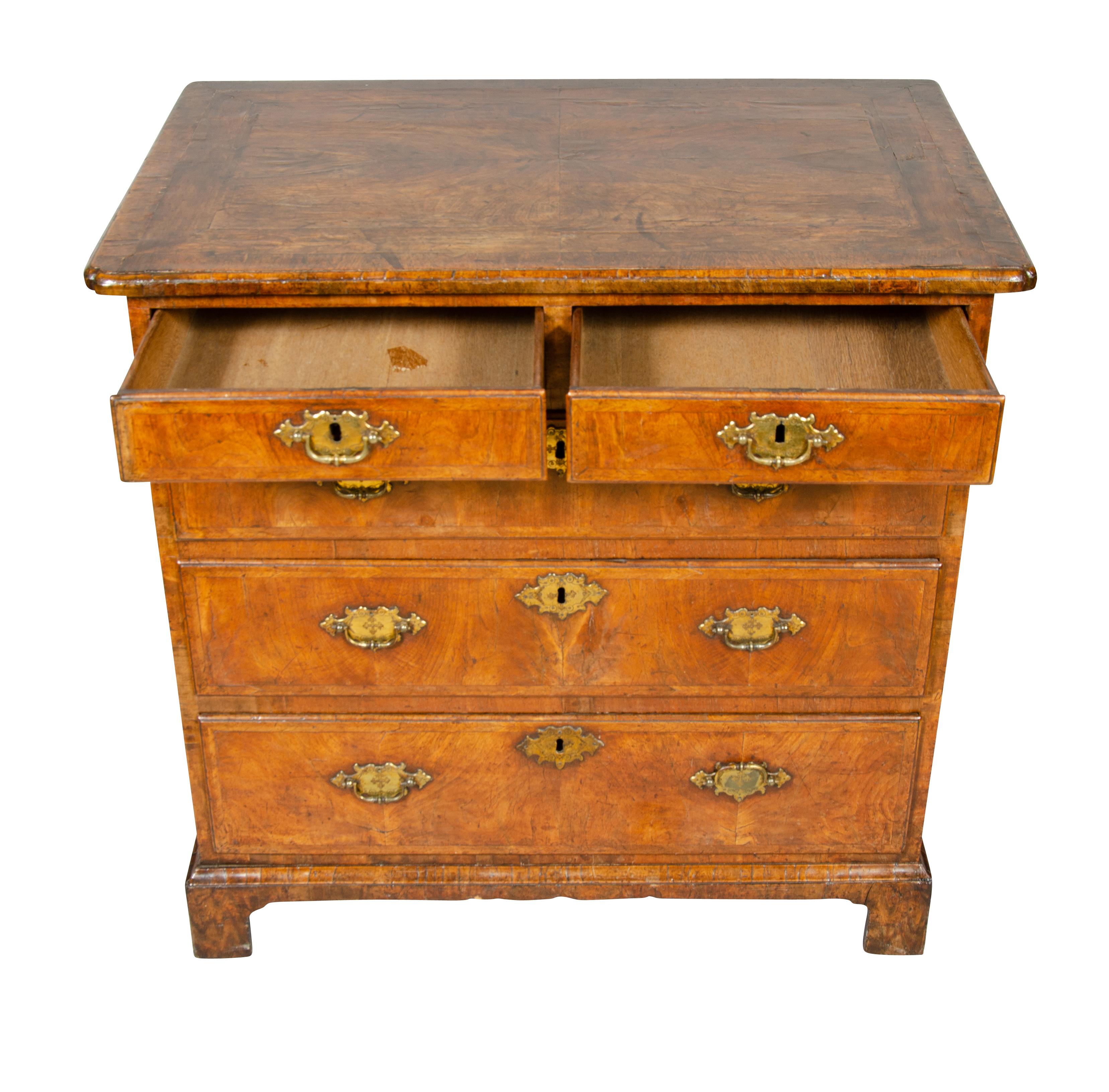 George II Walnut Chest of Drawers For Sale 6