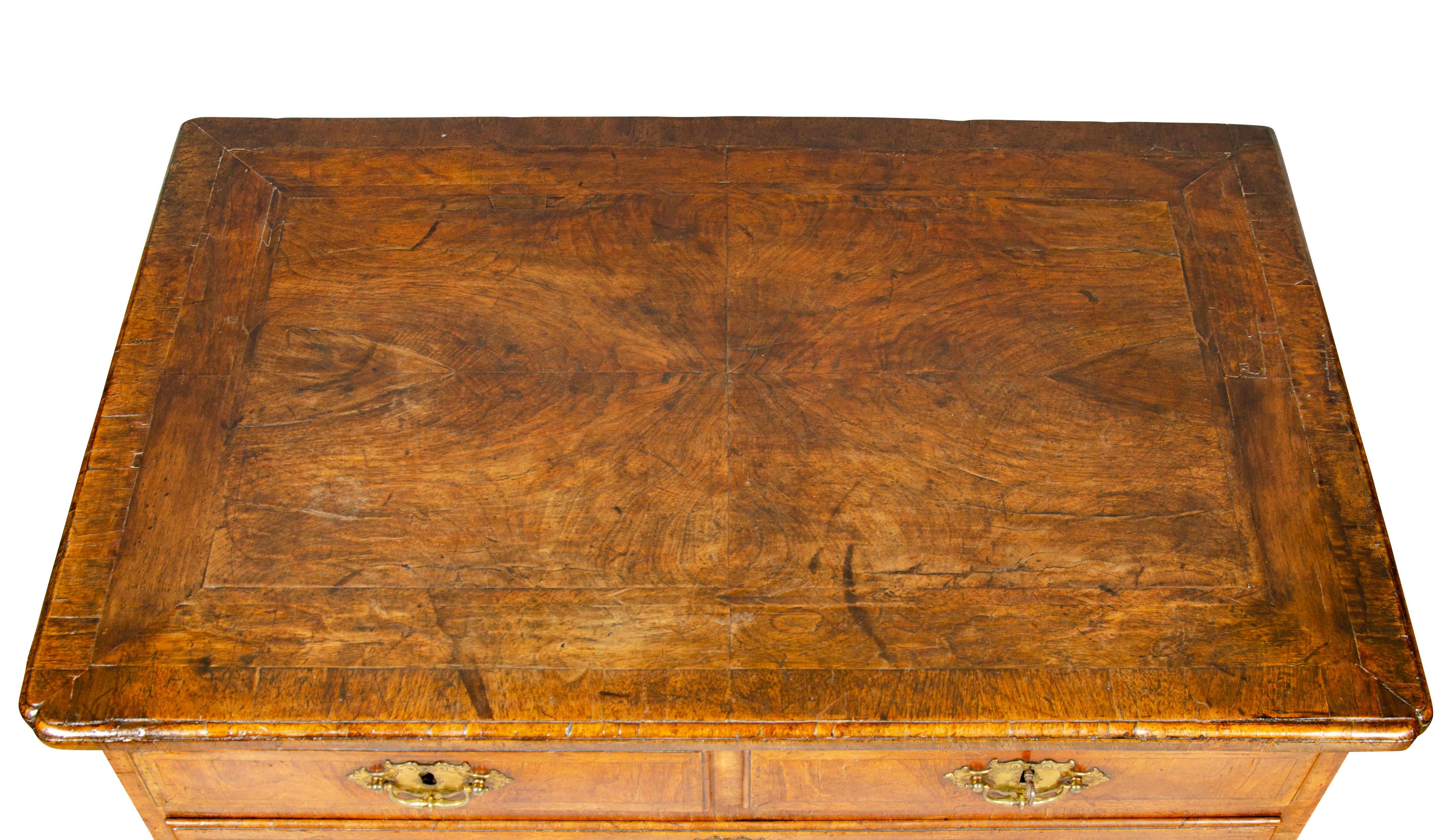 George II Walnut Chest of Drawers For Sale 12