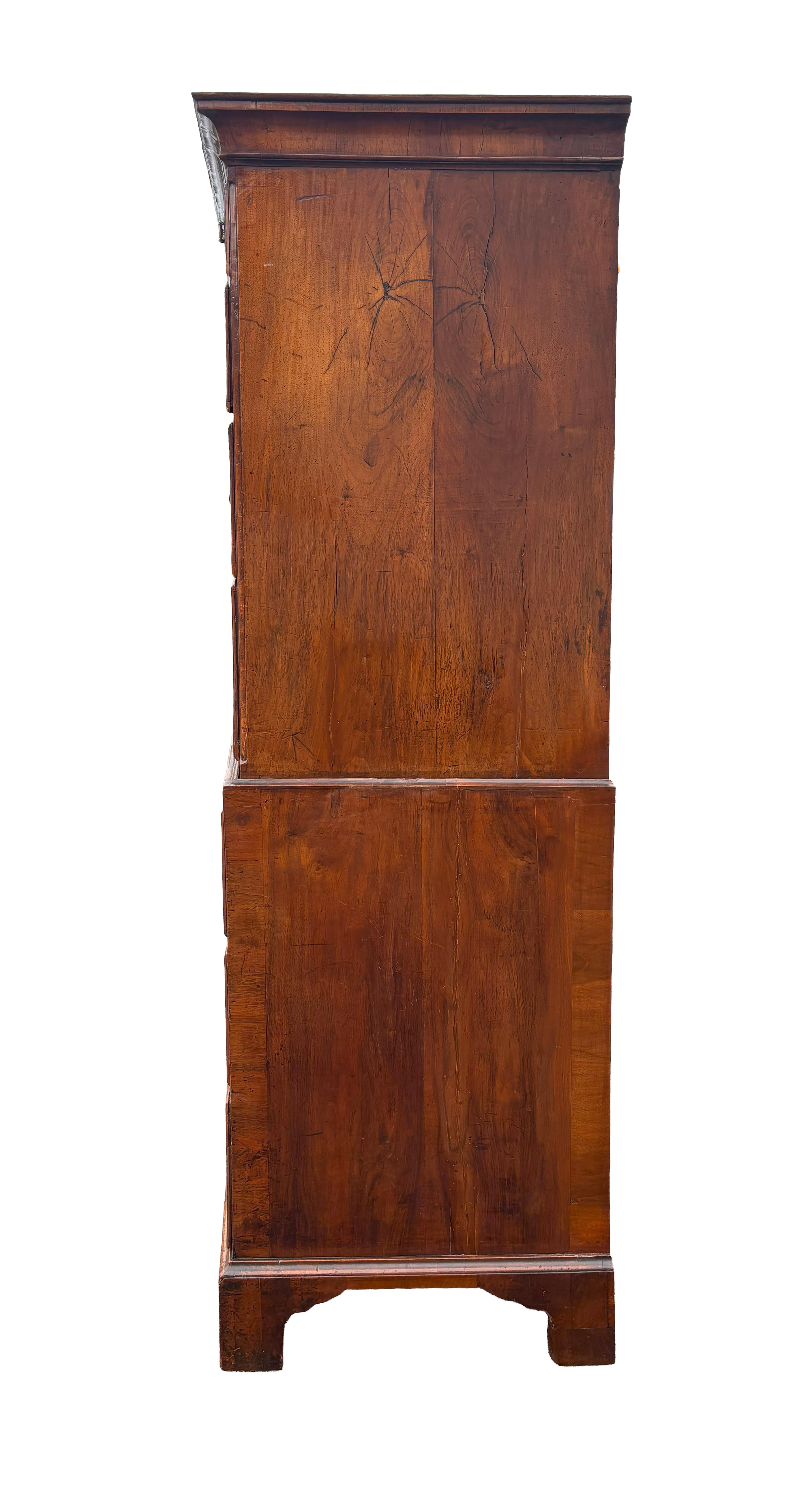 George II Walnut Chest On Chest In Good Condition For Sale In Essex, MA