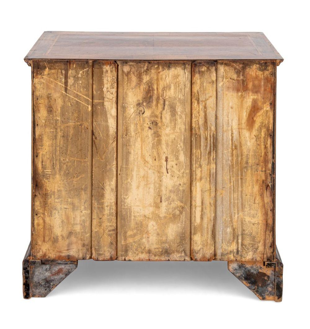 18th Century and Earlier George II Walnut & Feather-Banded Chest of Drawers For Sale
