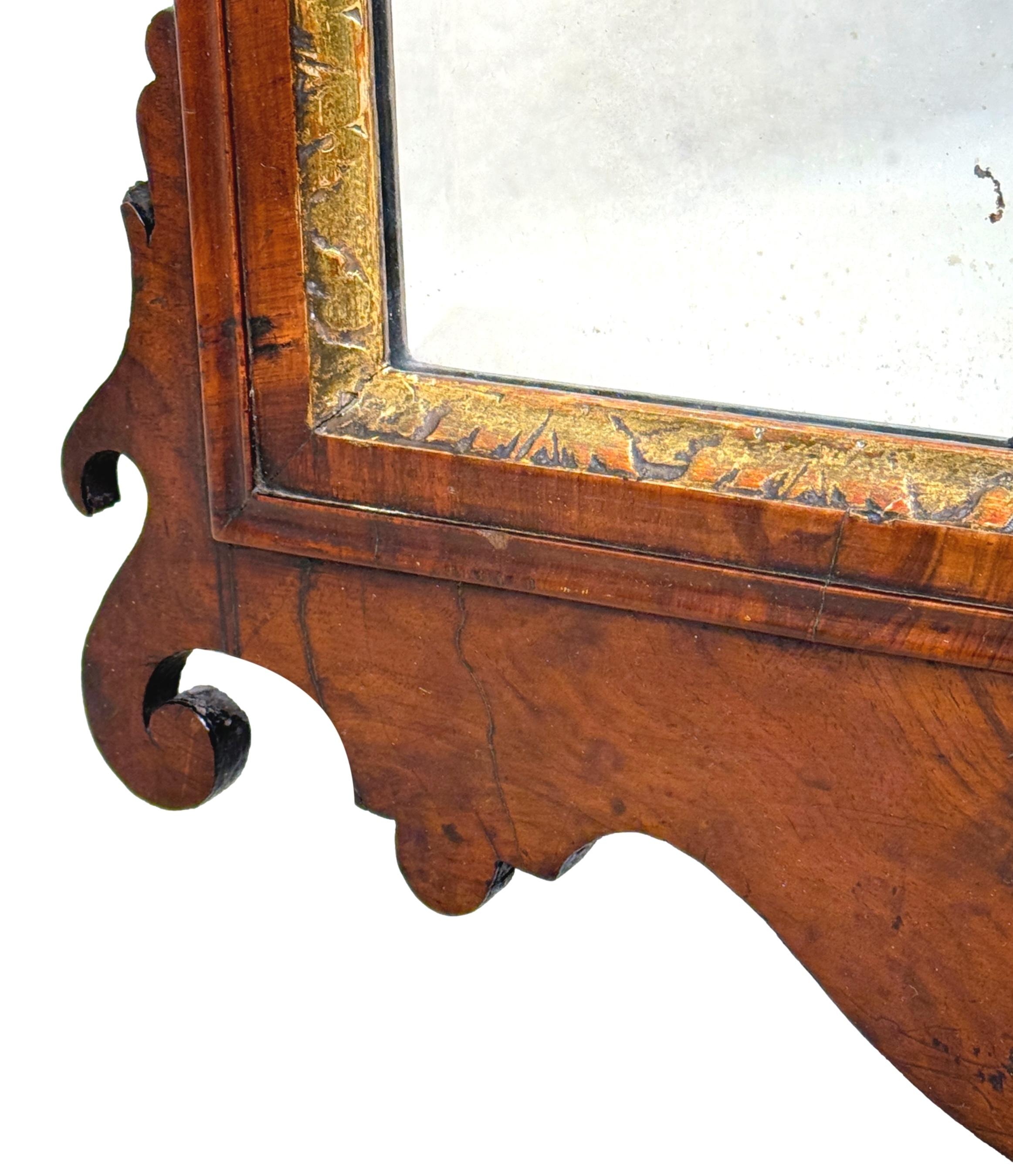 Miroir mural George II en noyer et doré en vente 2