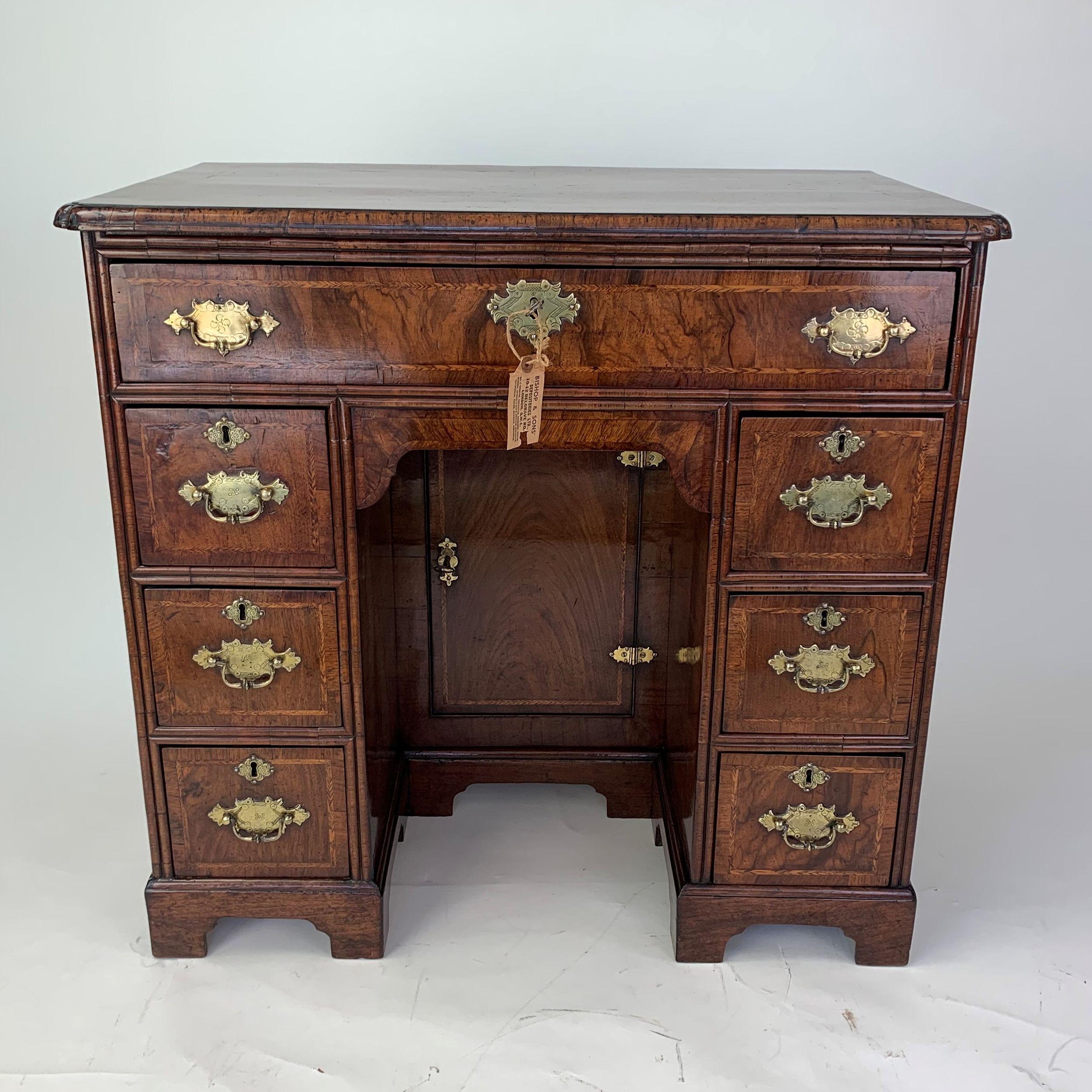 George II Walnut Kneehole Desk For Sale 2