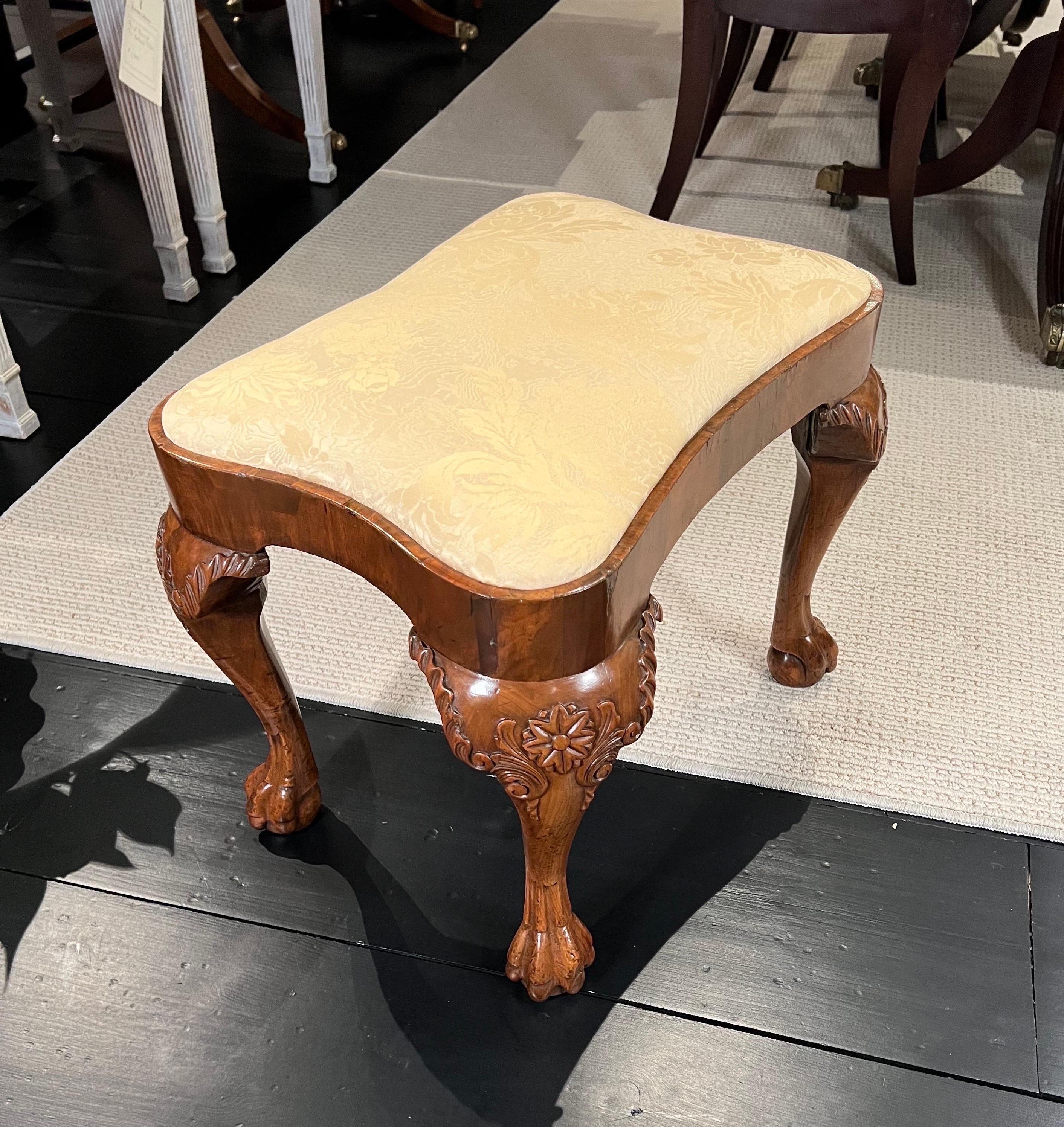 George II Walnut Stool ( Property of Nelson A Rockefeller & John.D.Rockefeller ) For Sale 8