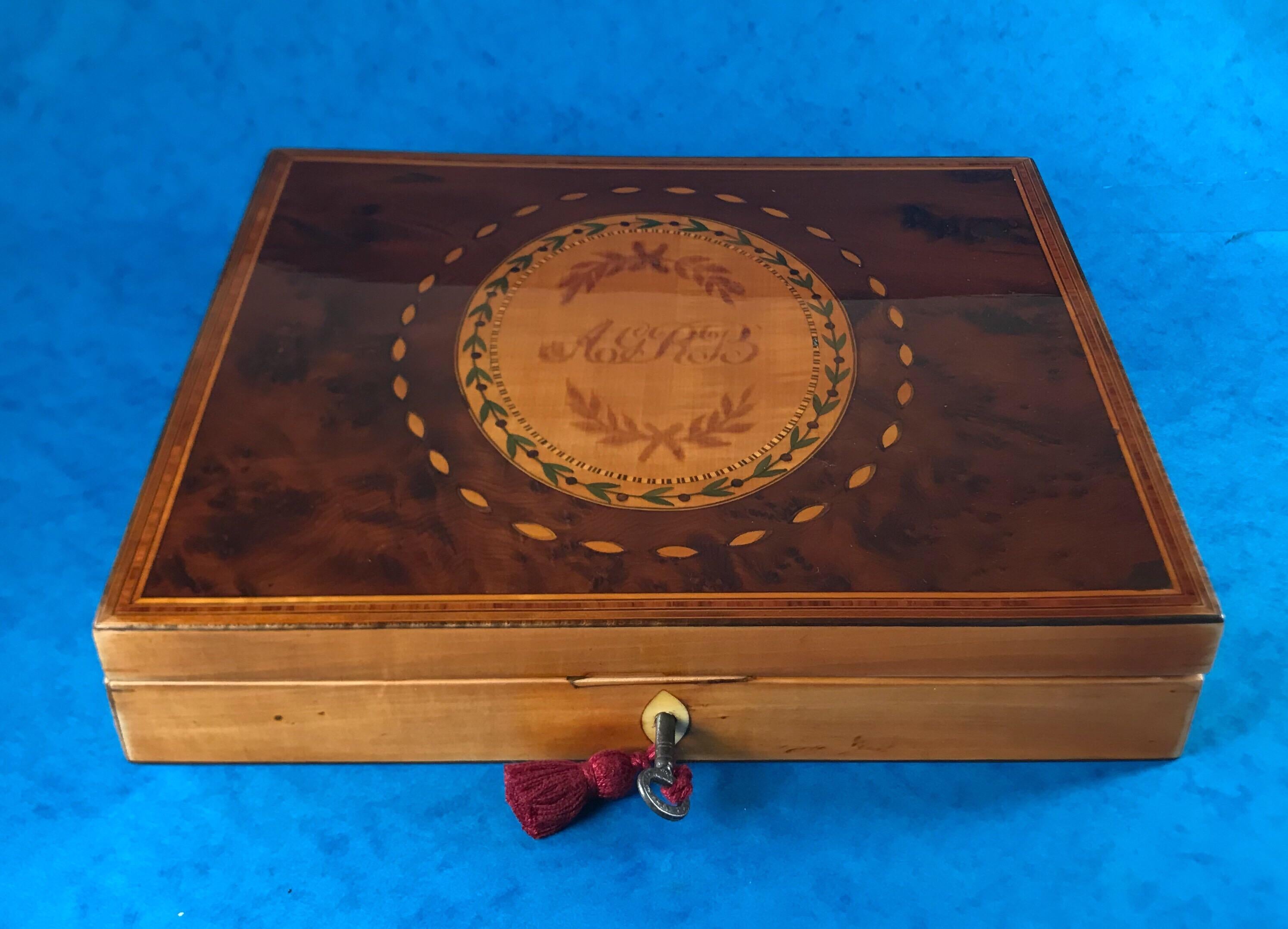 George III 1785 Sheraton Burr Yew Sycamore Stationary Box In Good Condition In Windsor, Berkshire