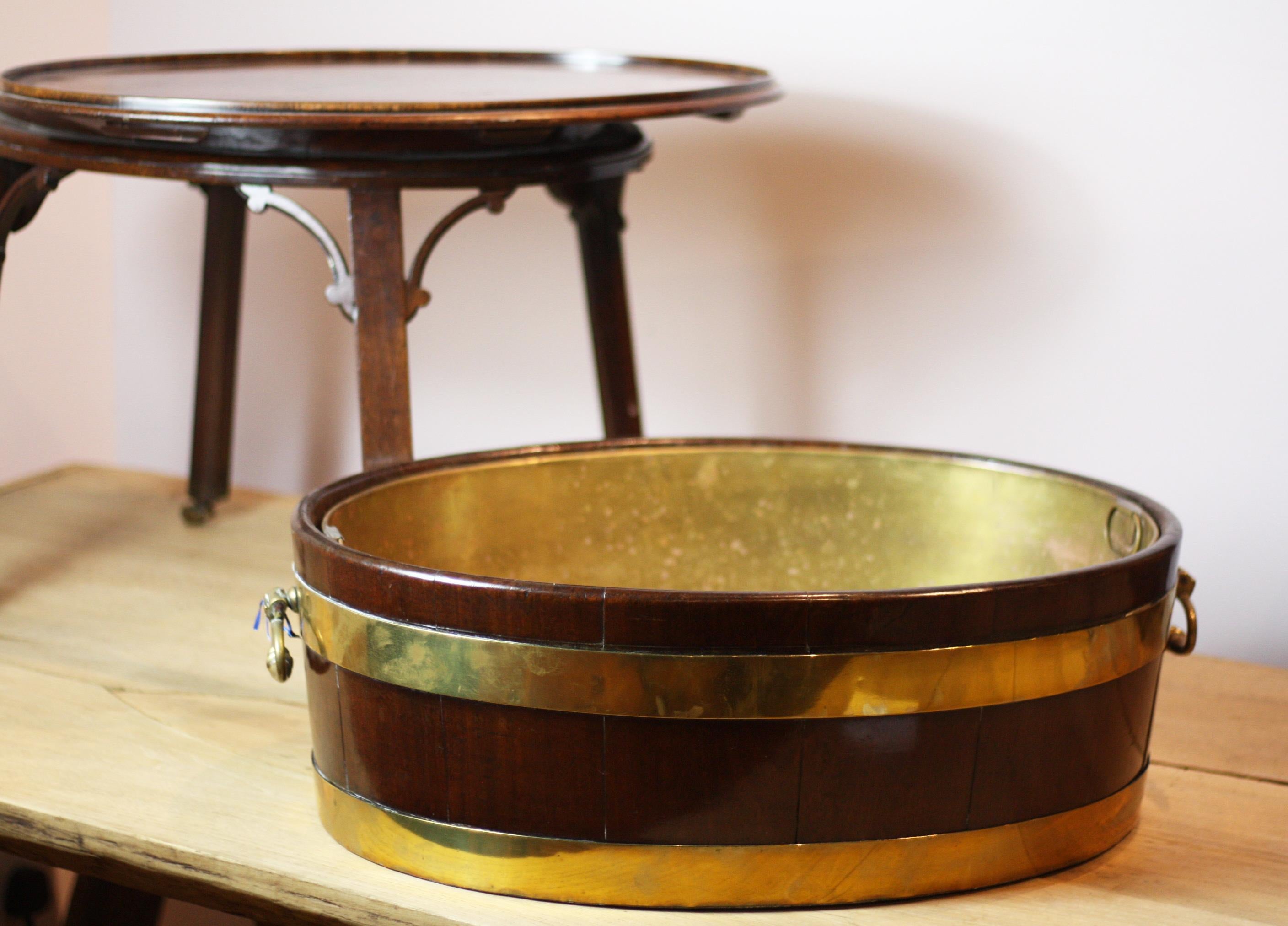 George III 18th Century Brass and Mahogany Wine Cooler, circa 1790 In Good Condition In Tetbury, Gloucestershire