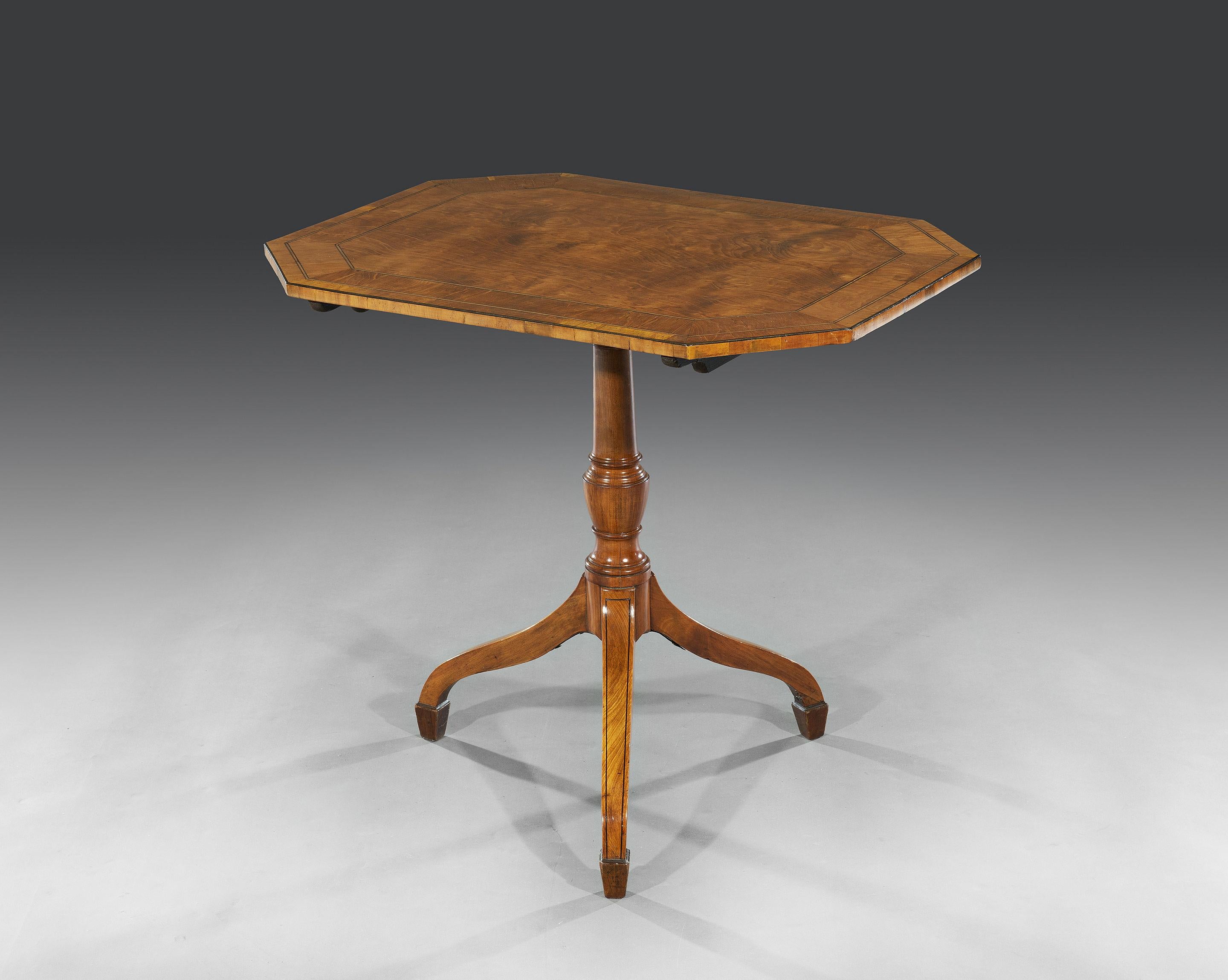 English George III 18th Century Period Satinwood Octagonal Occasional Tilt-Top Table For Sale
