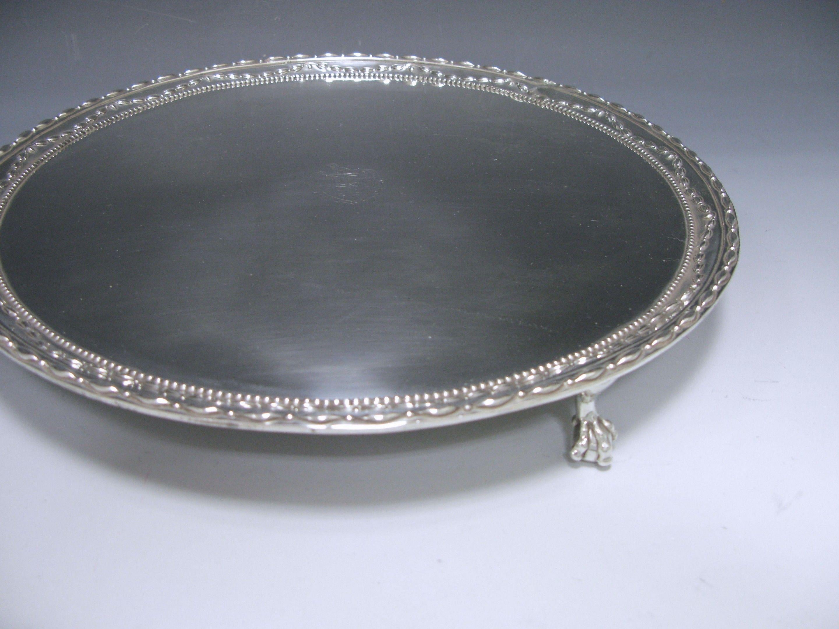 English George III Antique Silver Salver of Circular Form For Sale