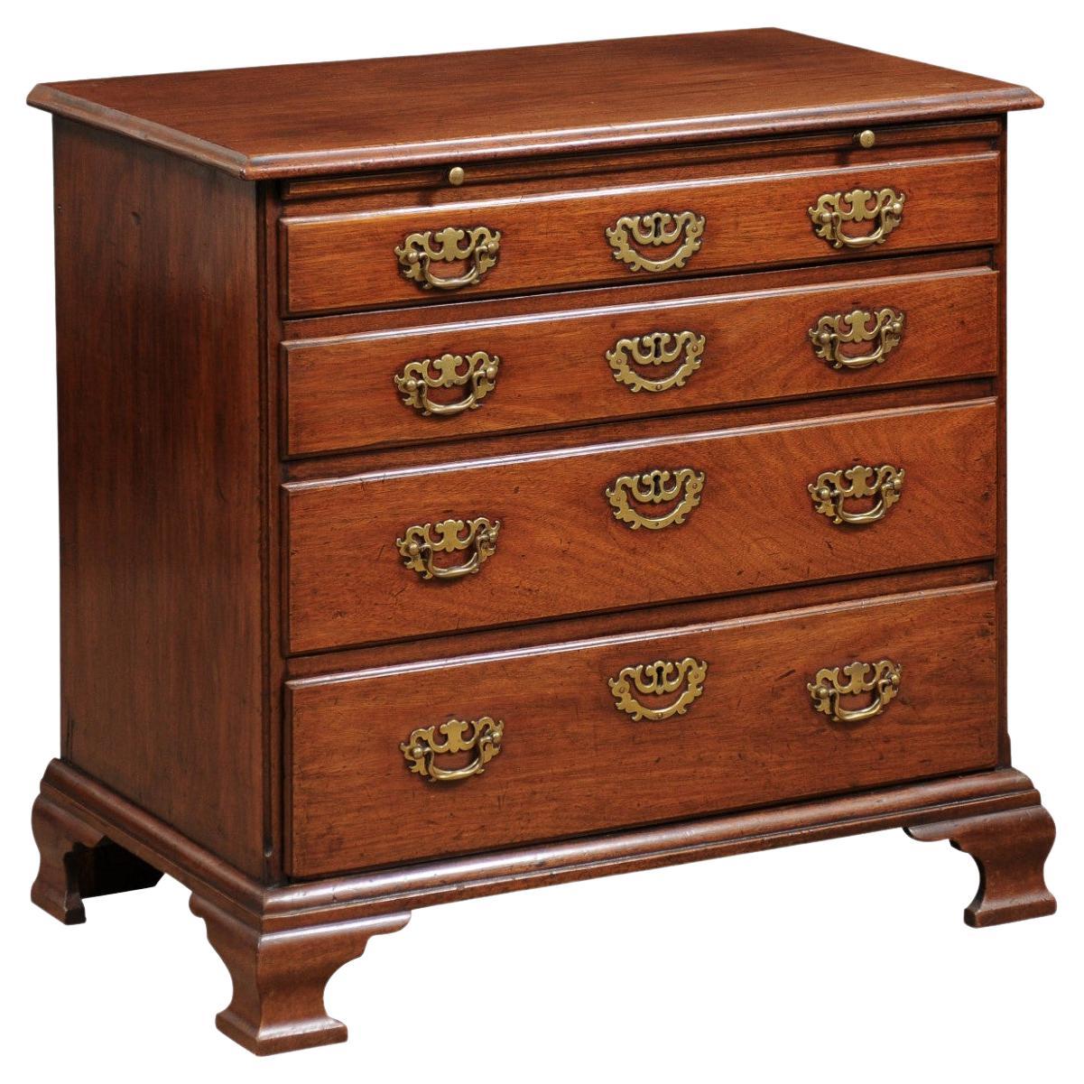George III Bachelor’s Chest in Mahogany w/ Brushing Slide, 4 Graduating Drawers For Sale