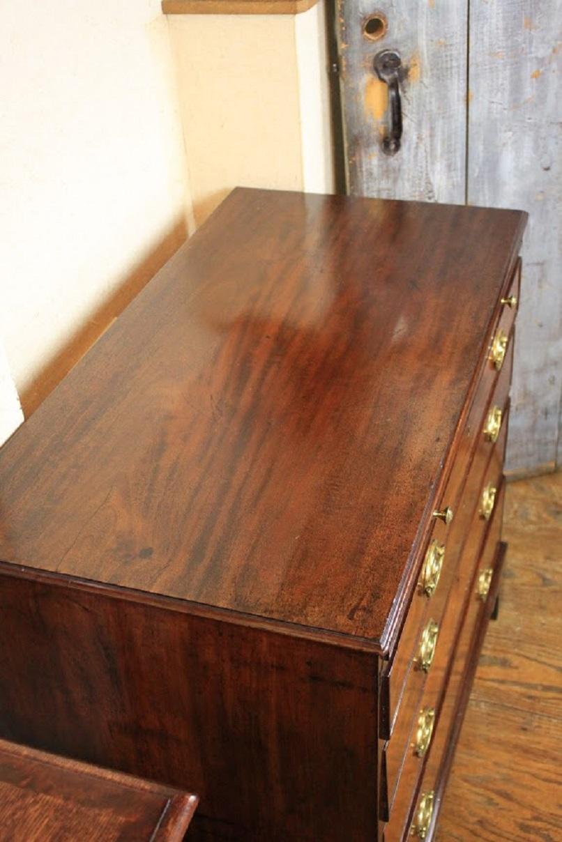 Commode de garçon George III avec glissière à bascule en vente 10