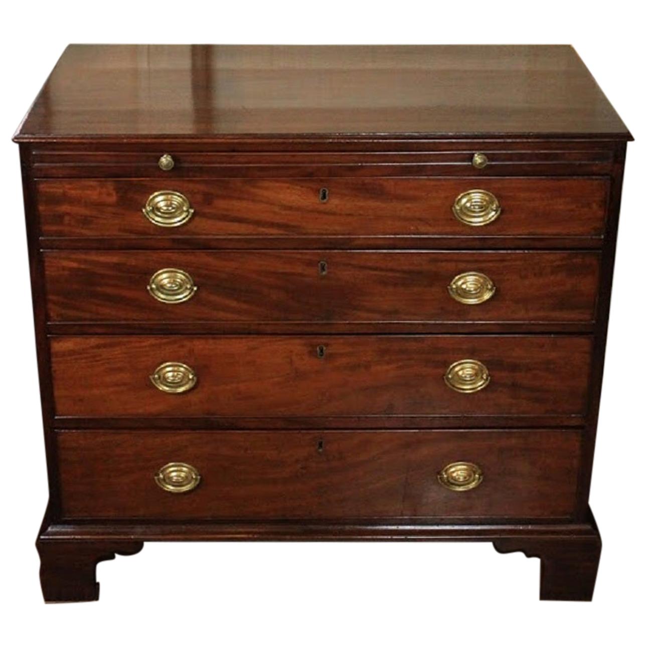 George III Bachelor's Chest of Drawers with Bushing Slide