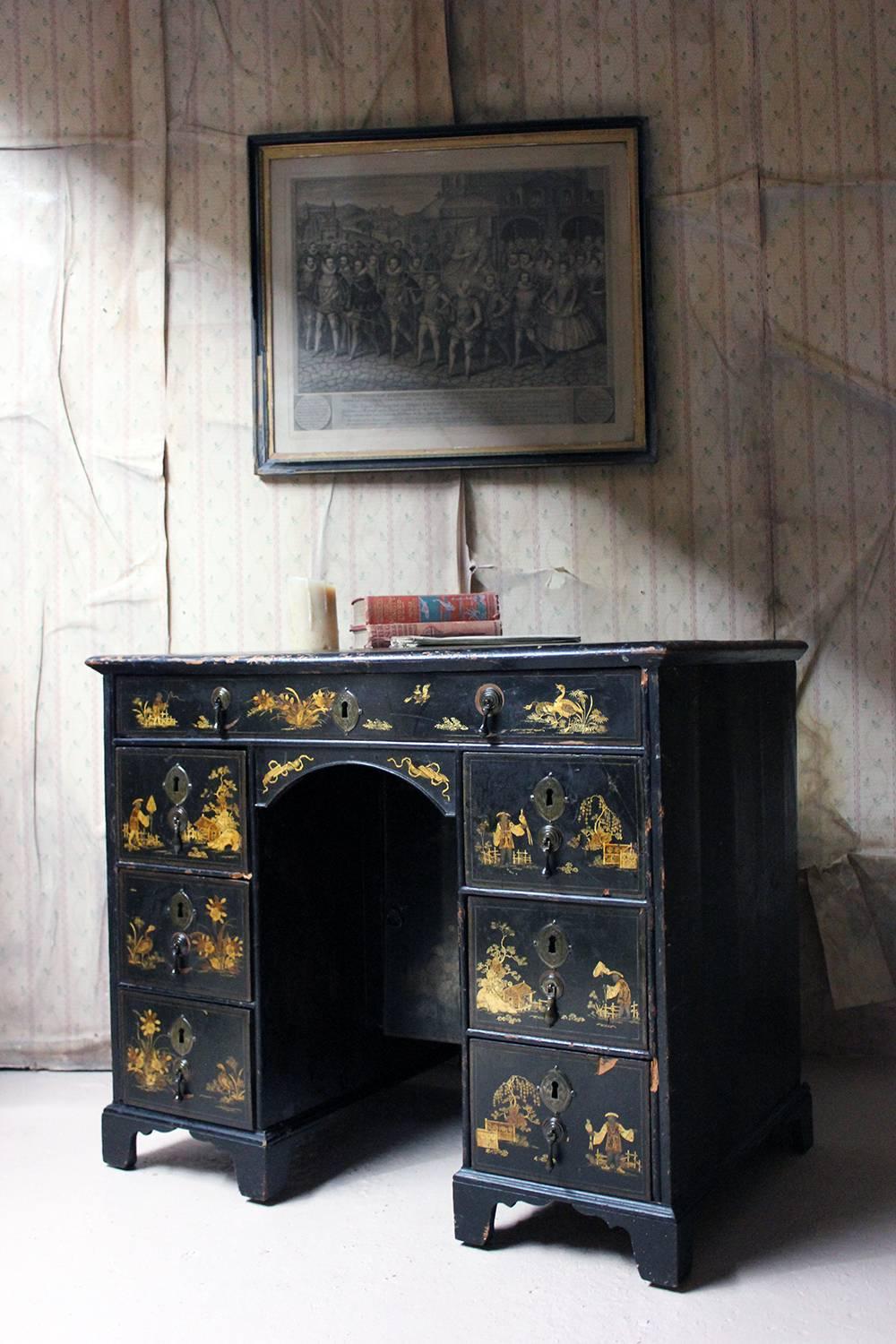 George III Black Japanned and Chinoiserie Decorated Kneehole Desk, circa 1790 7