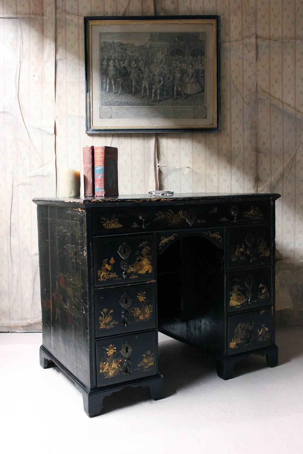 George III Black Japanned and Chinoiserie Decorated Kneehole Desk, circa 1790 12