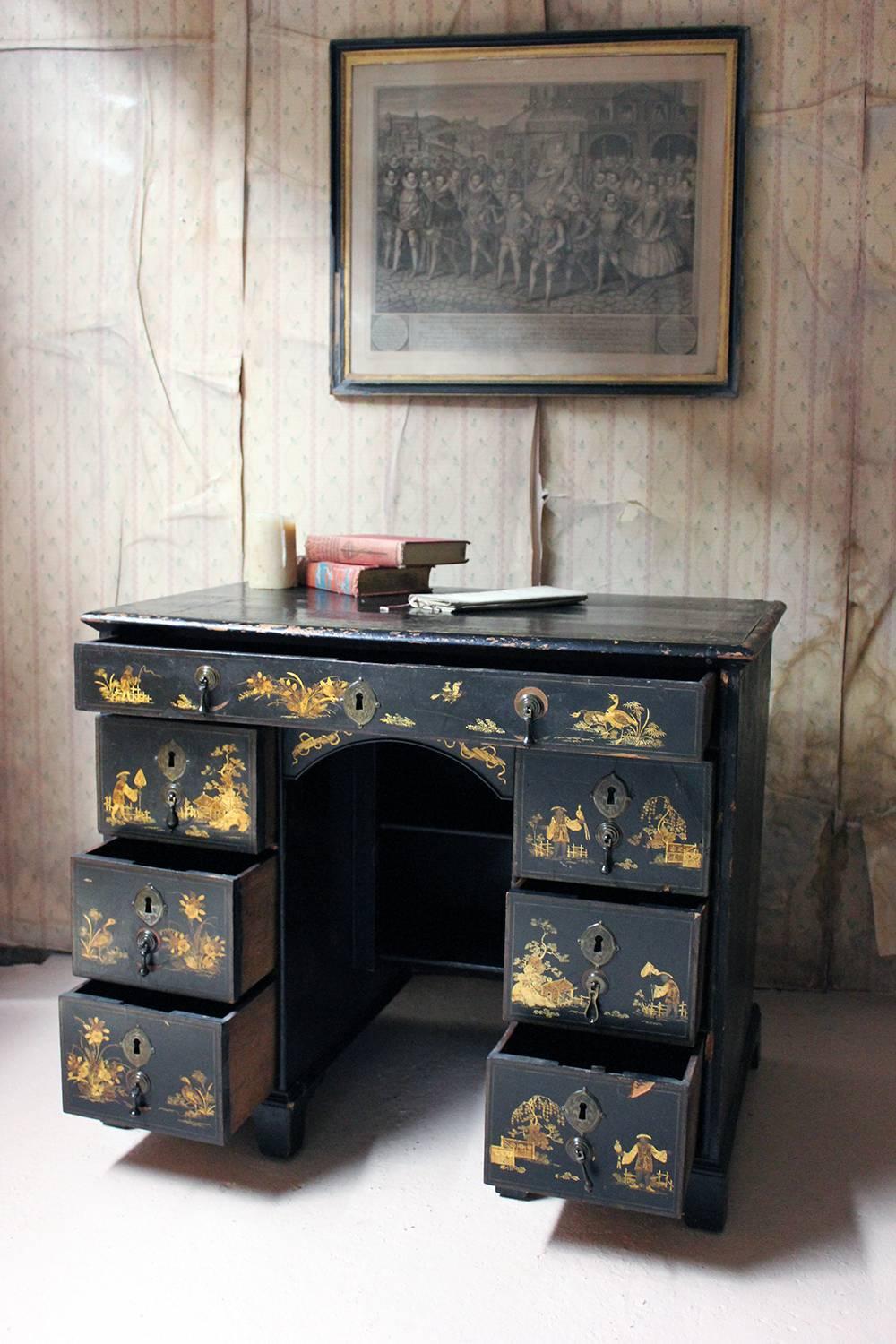 George III Black Japanned and Chinoiserie Decorated Kneehole Desk, circa 1790 13