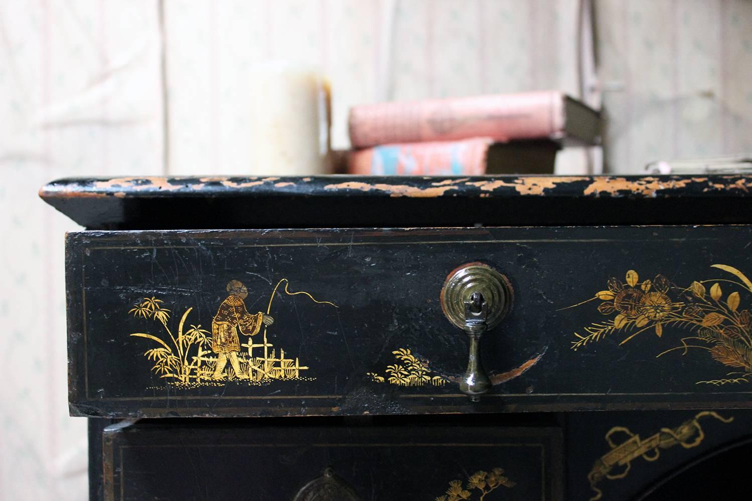 Late 18th Century George III Black Japanned and Chinoiserie Decorated Kneehole Desk, circa 1790