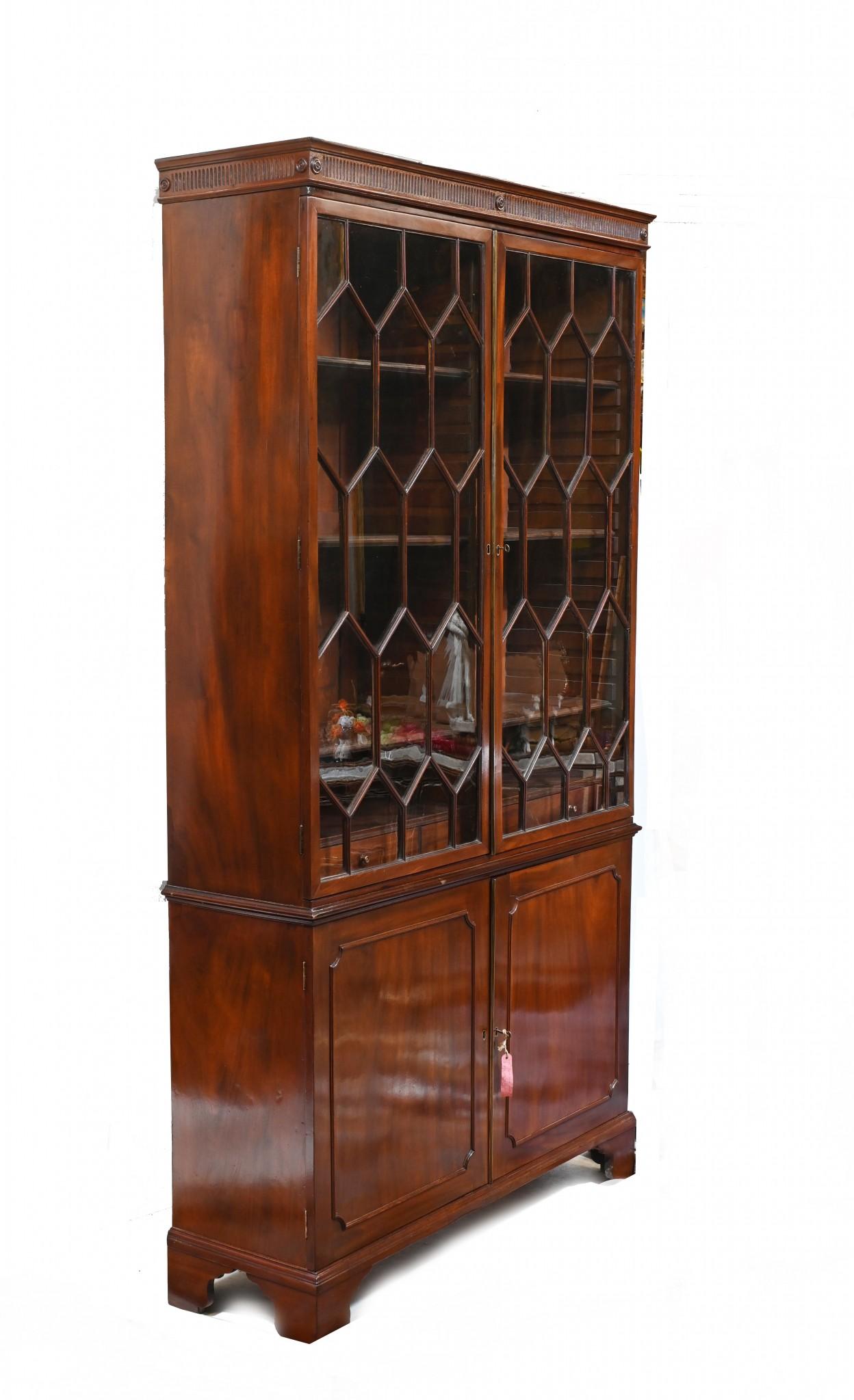 George III Bookcase Mahogany Library Cabinet 1790 In Good Condition In Potters Bar, GB