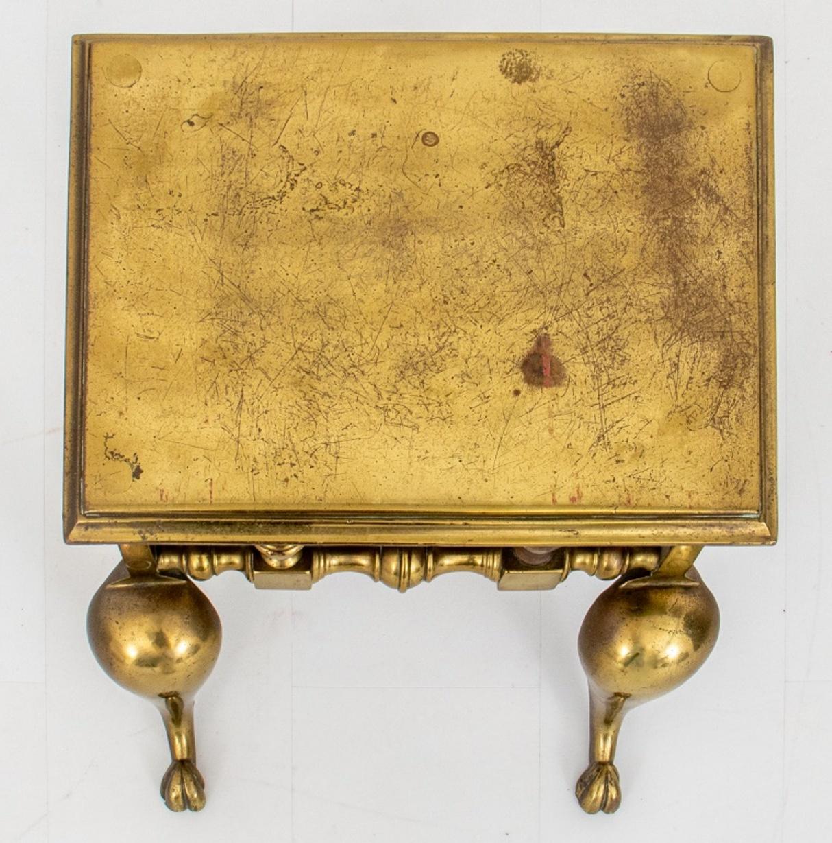 George III Brass Hearth Bench or Warmer, 18/19th C In Good Condition For Sale In New York, NY