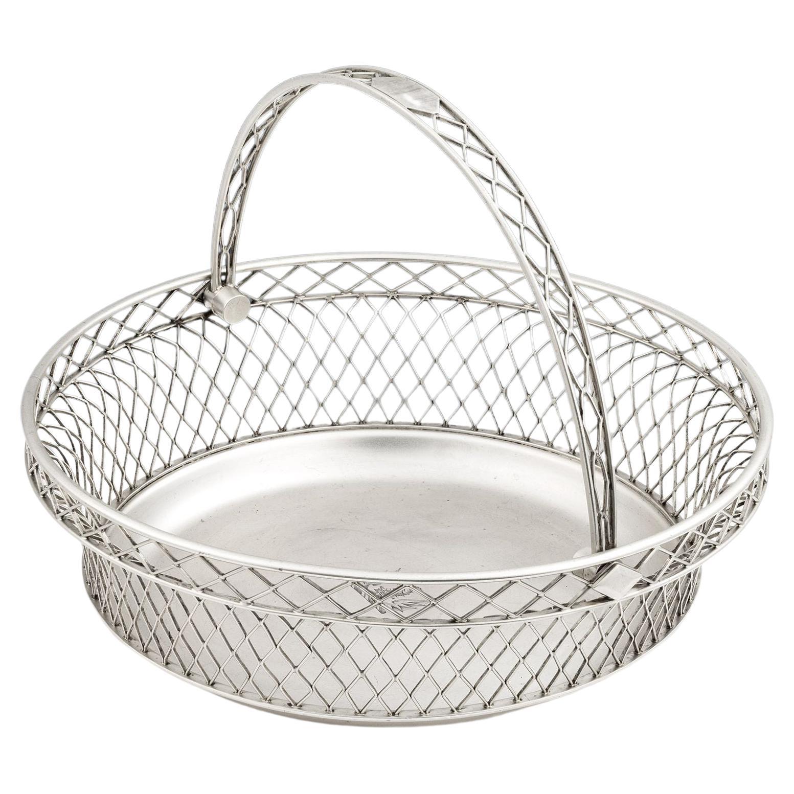 George III  Bread Basket by Nathaniel Smith & Company, Sheffield, 1806 For Sale