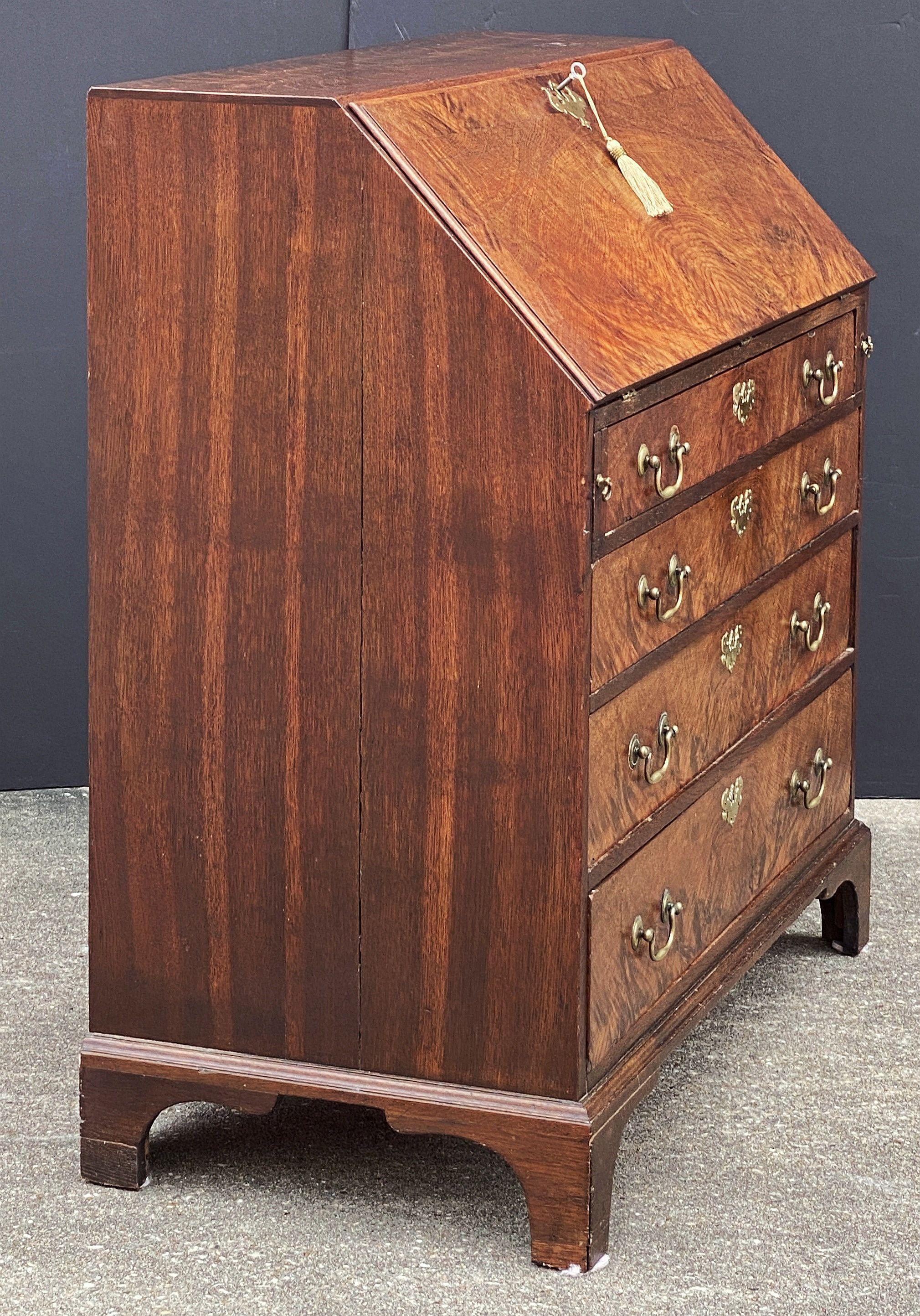 Giorgio III George III Bureau Desk or Secretary Chest from the 18th Century in vendita