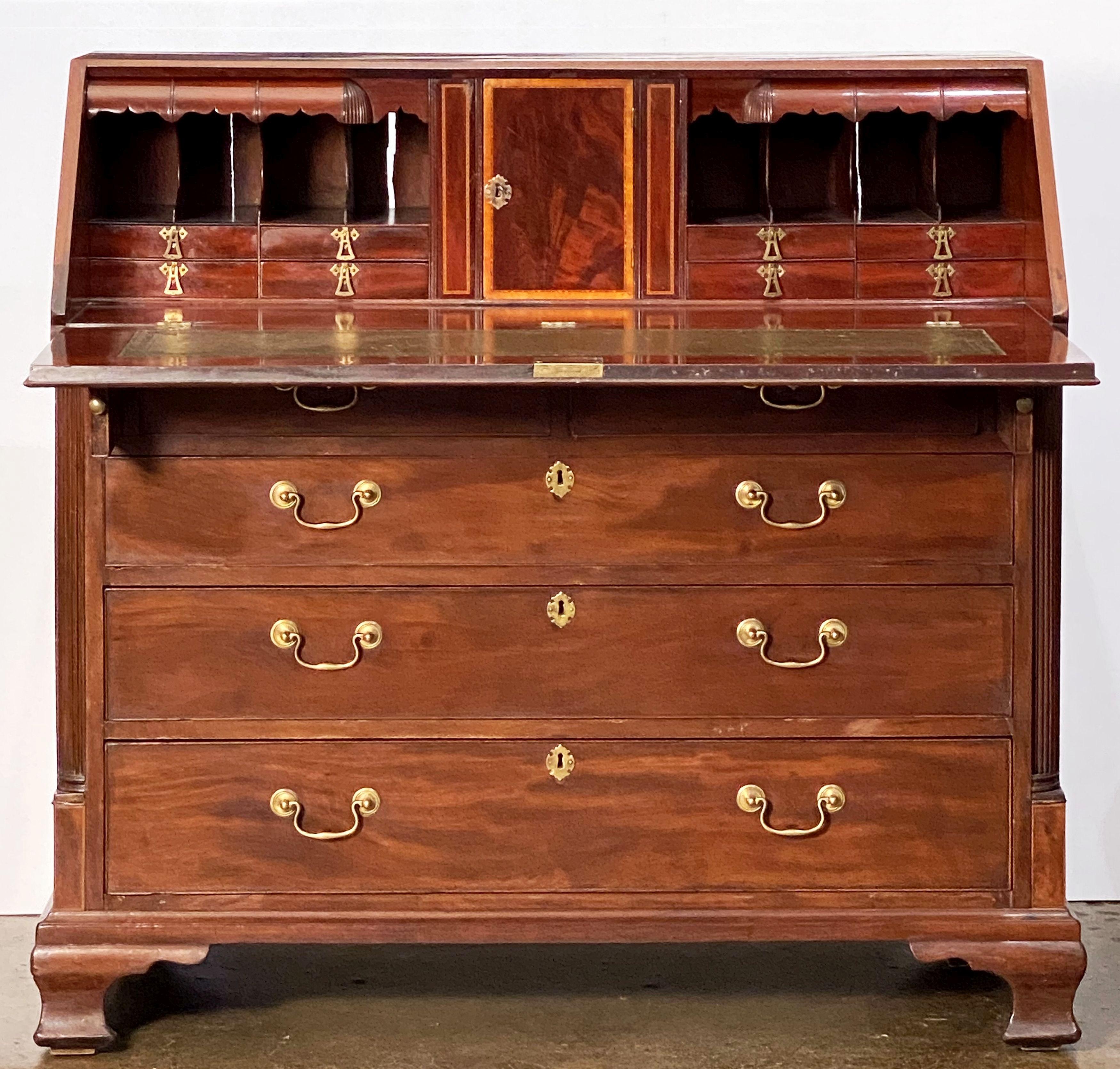English George III Bureau Desk or Secretary Chest of Mahogany from the 18th Century For Sale