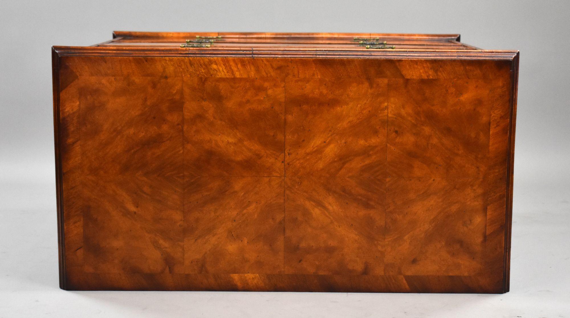 George III Burr Walnut Chest of Drawers For Sale 1